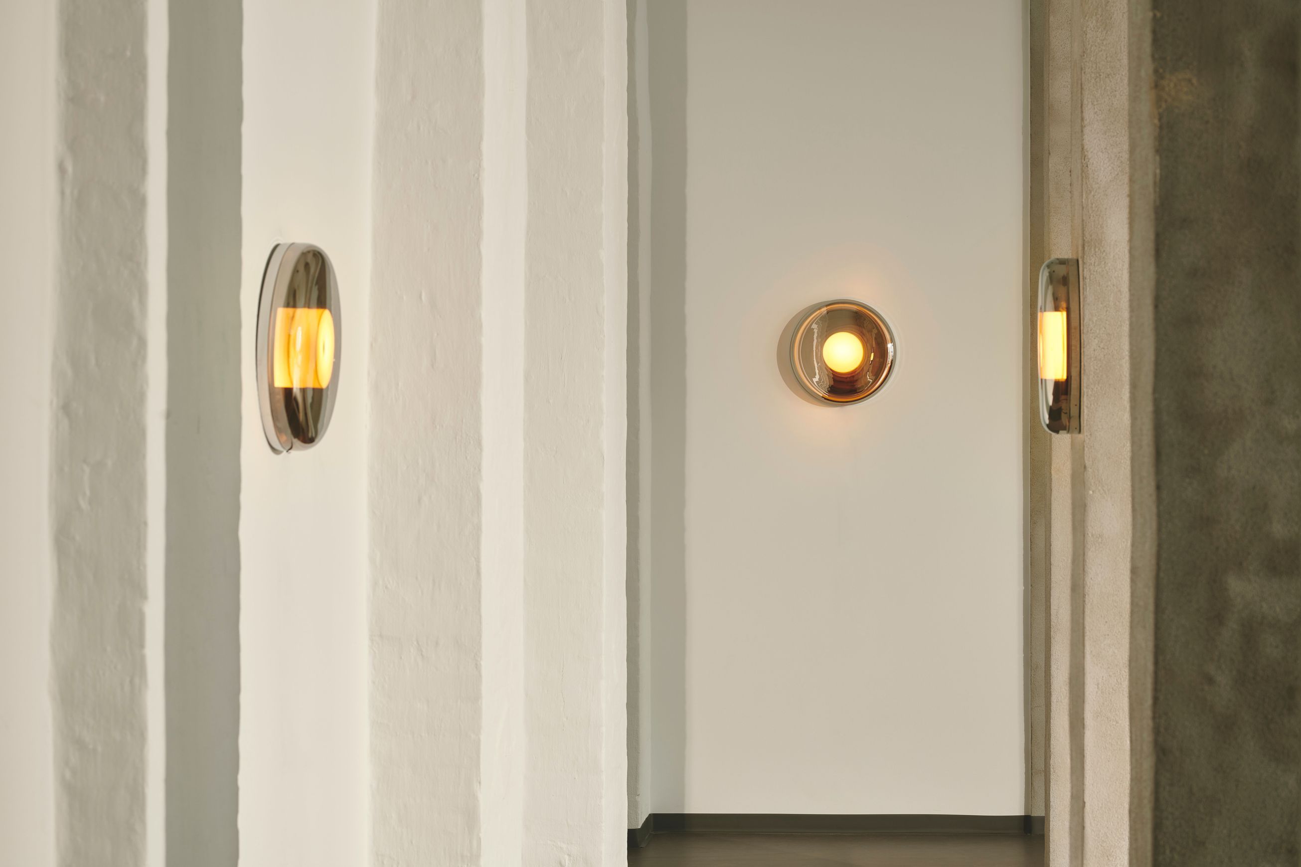 Endless Wall Light