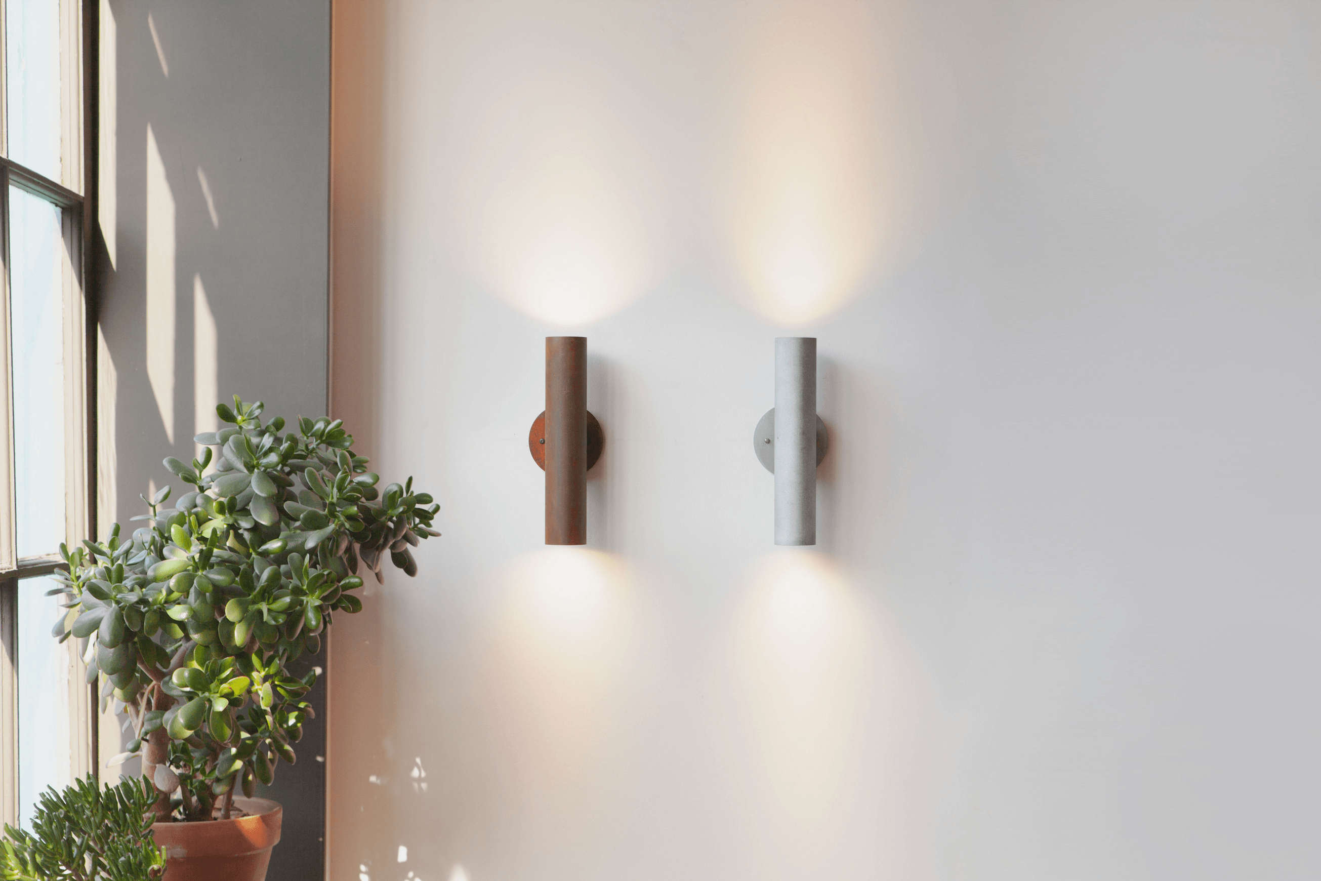 Roest sconce