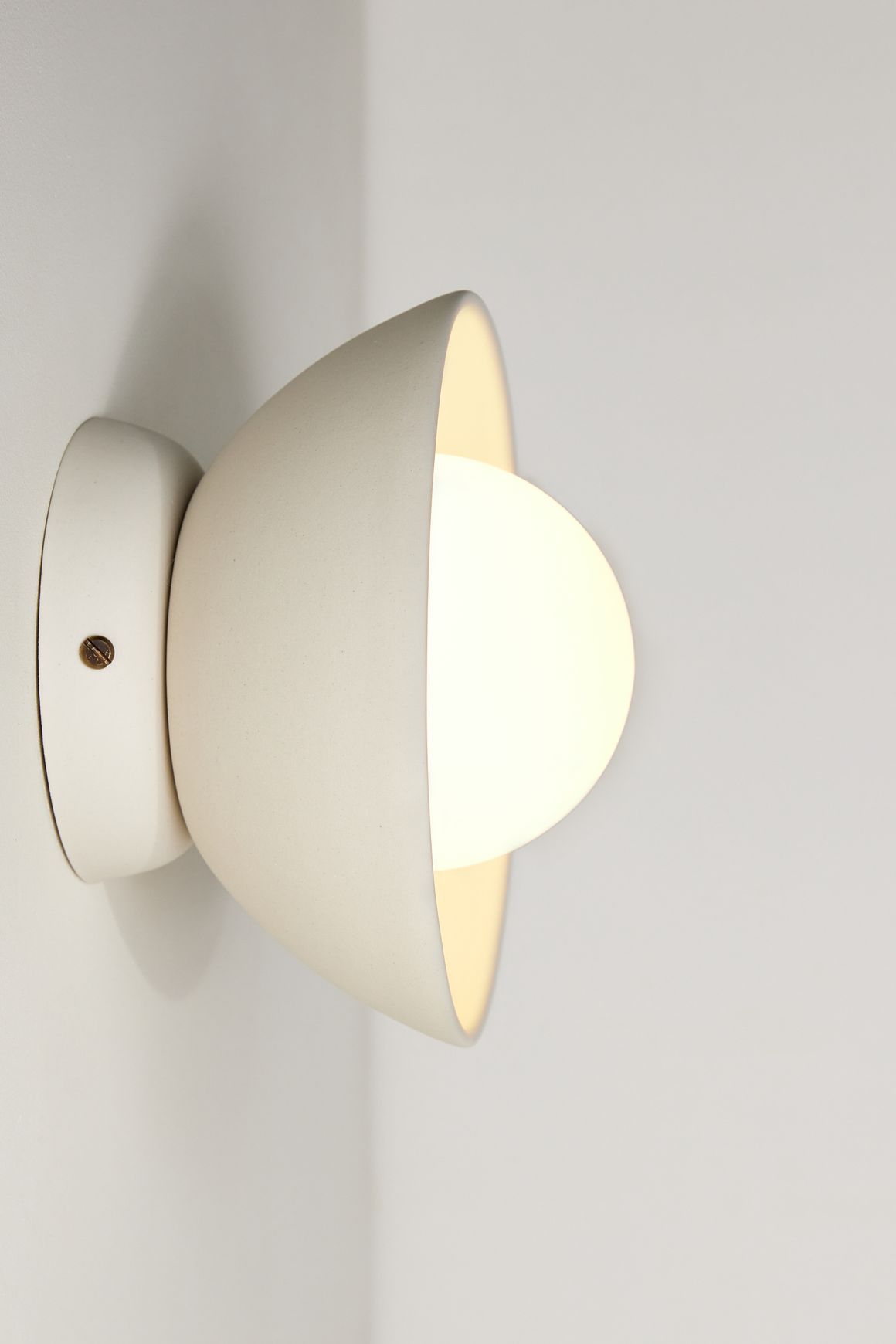 Mani Mini Sconce — Compact Porcelain Wall Light