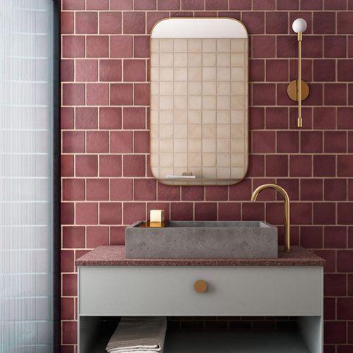 Margot Burgundy Matt 132x132x10mm