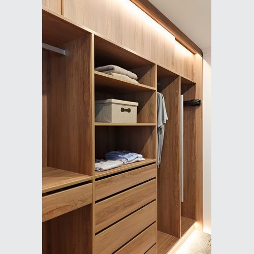 CUSTOM WALK IN WARDROBE