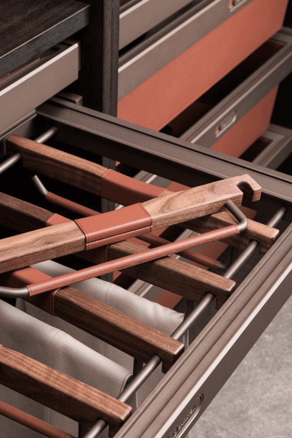Basistem BRUGG Wood Pants Hanger