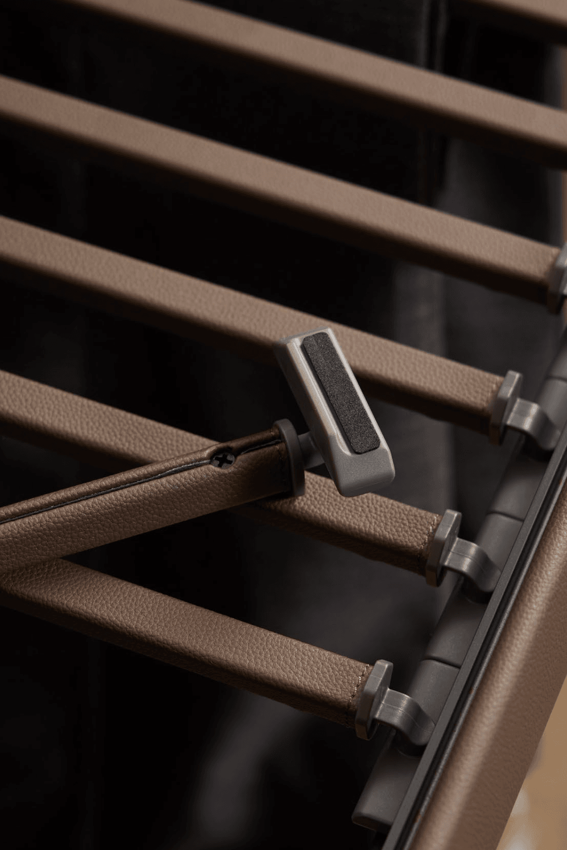 BASISTEM Lugano Leather Pants Hanger