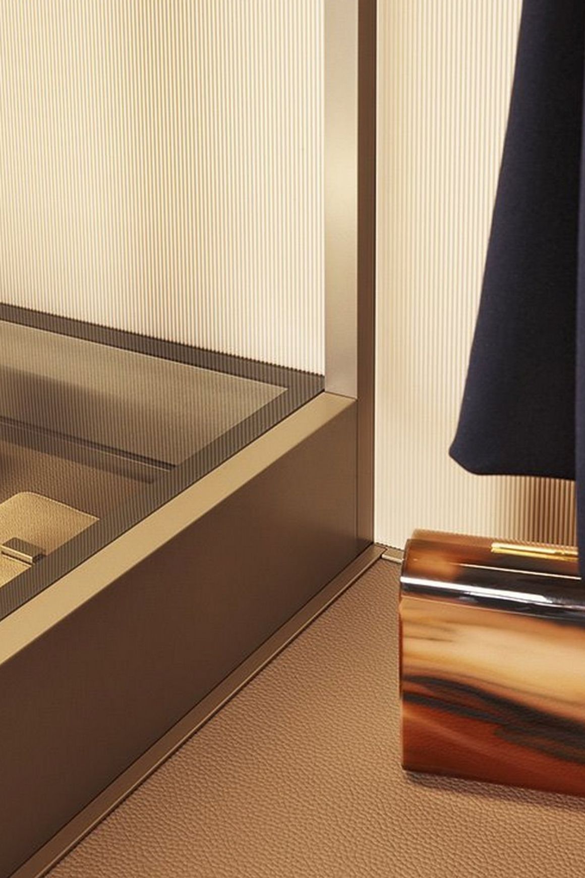Senzafine Walk-In Closet