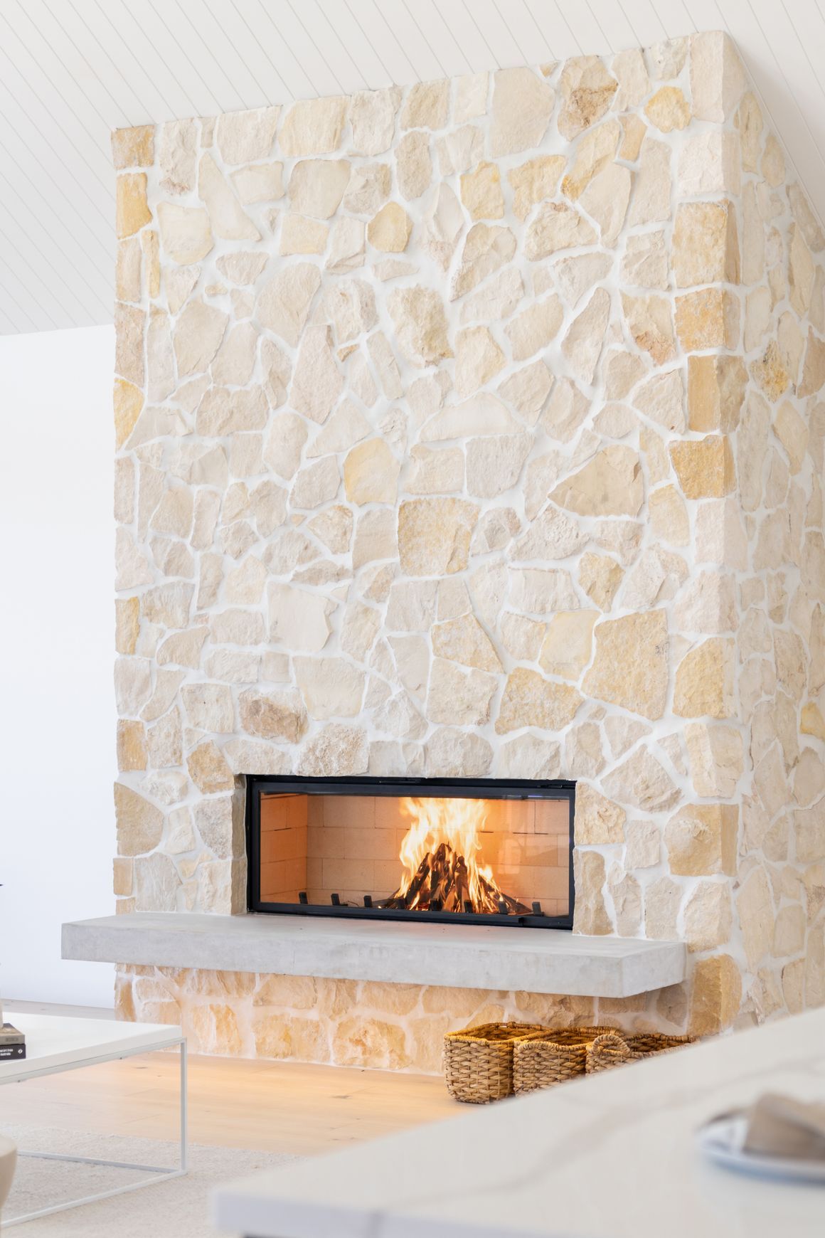 Axis H1600 - Contemporary Inbuilt Fireplace