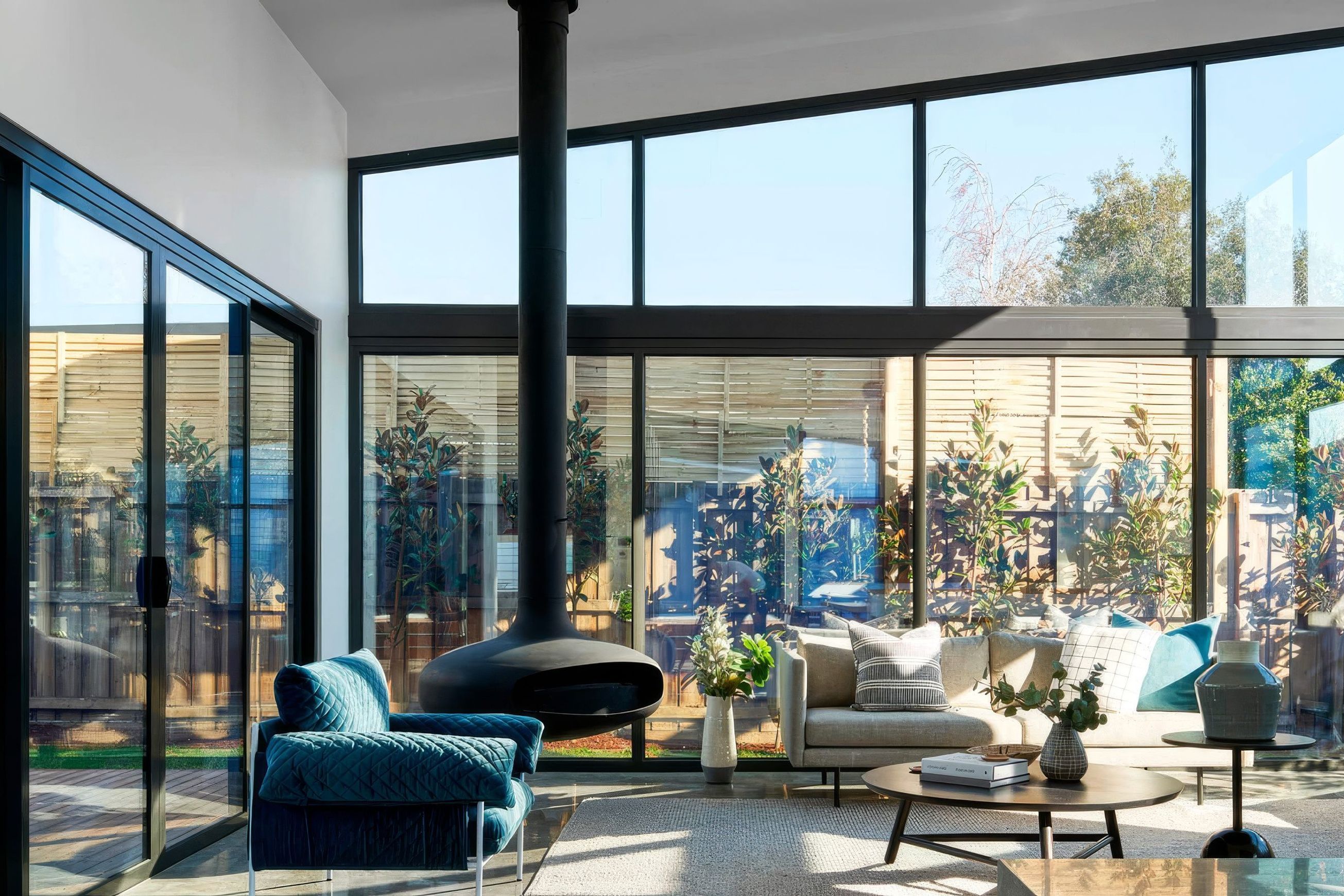 Domofocus Suspended Fireplace