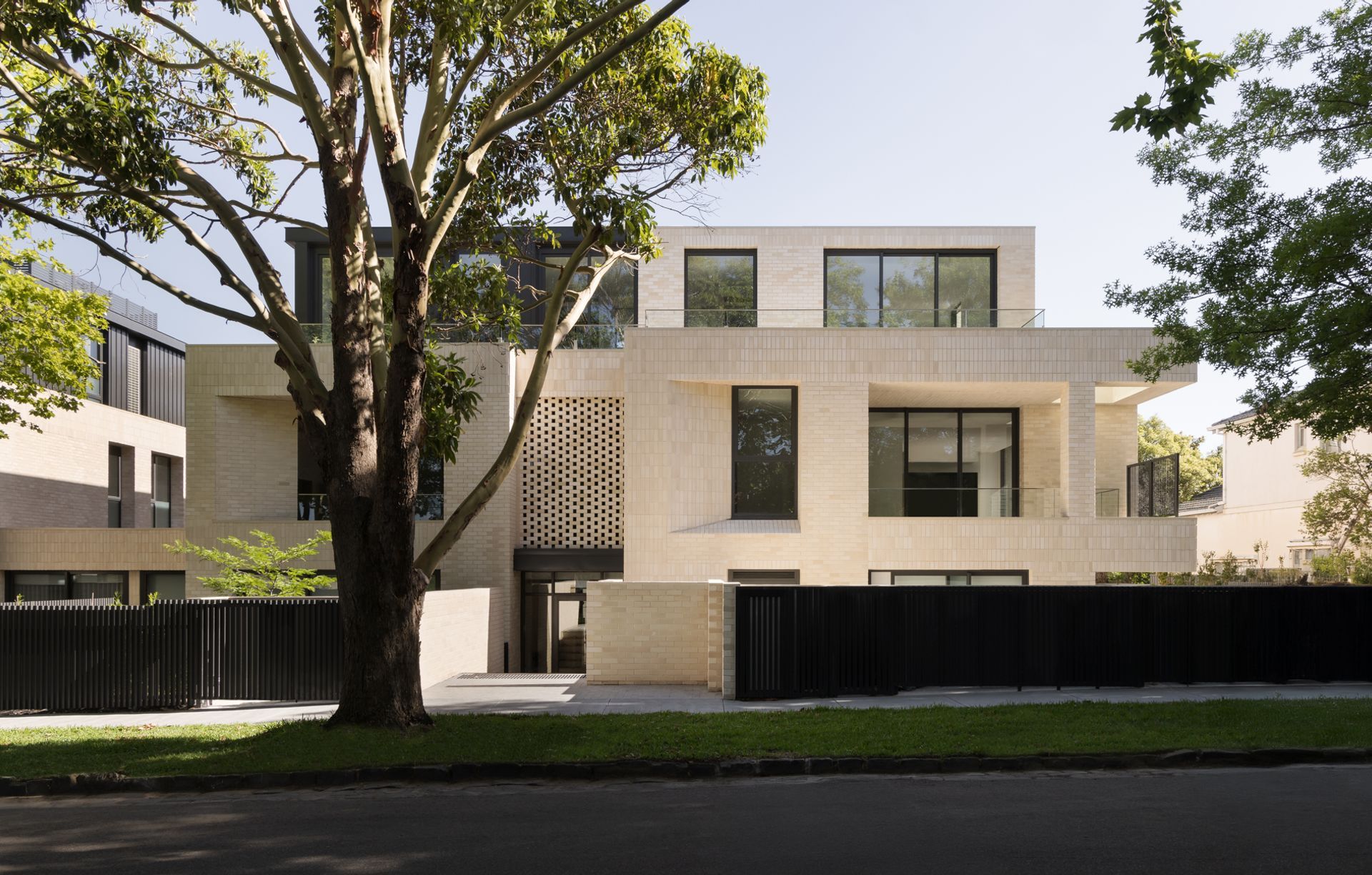LIFE Architecture and Urban Design