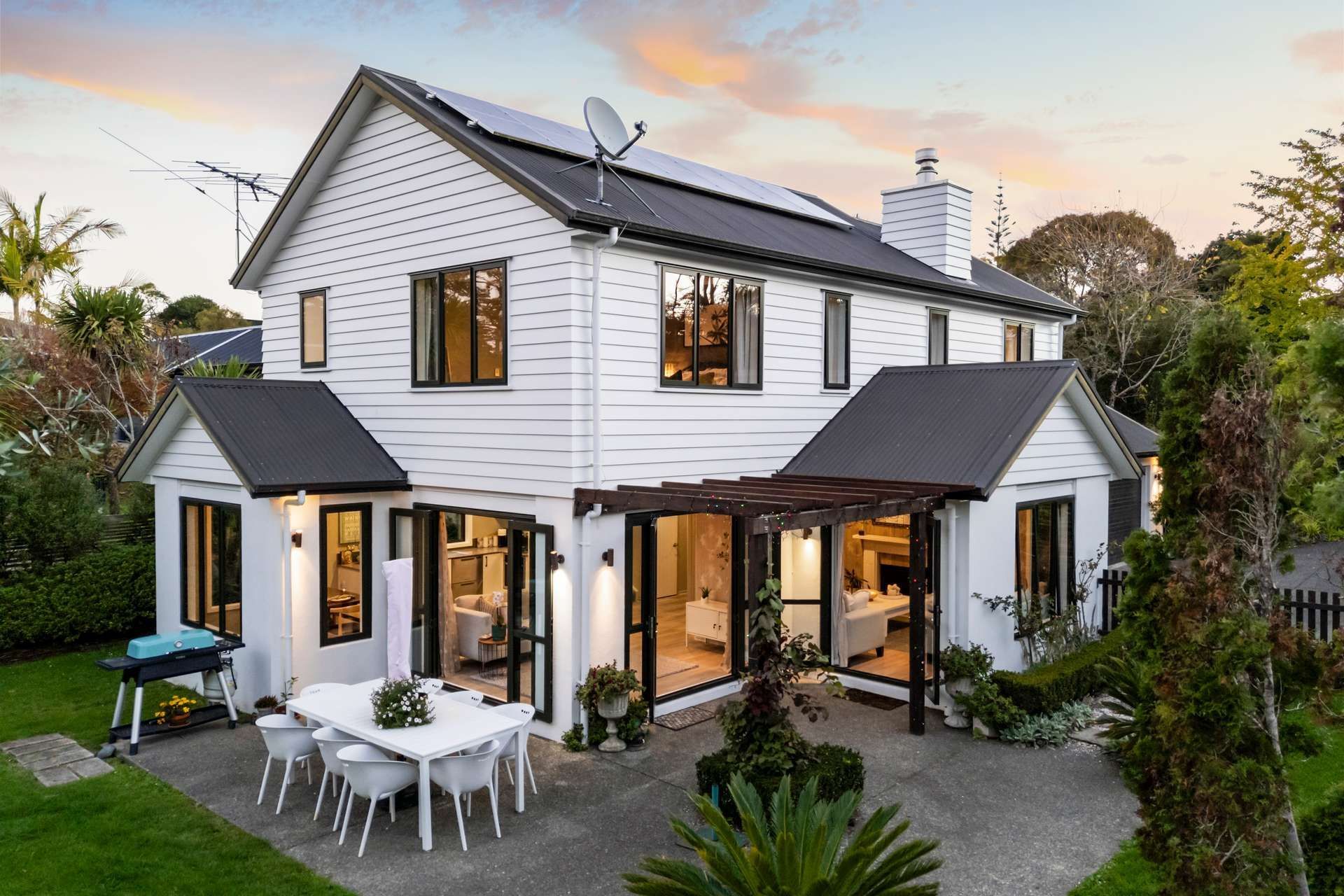 Supporting Image 4 for Reflekt Design