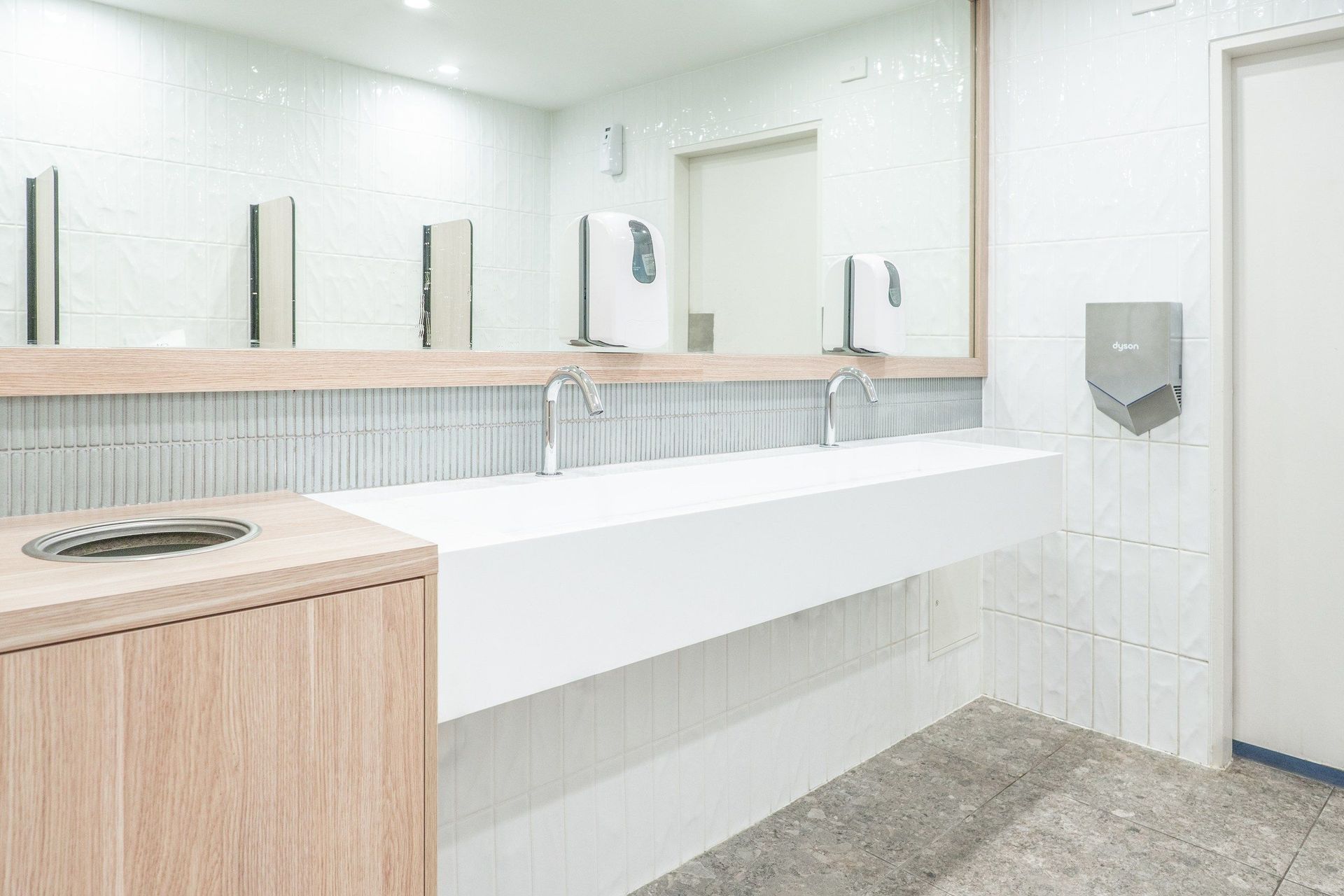 Supporting Image 2 for Stonebaths