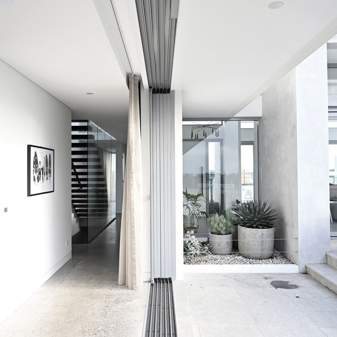 LUX BUILDING