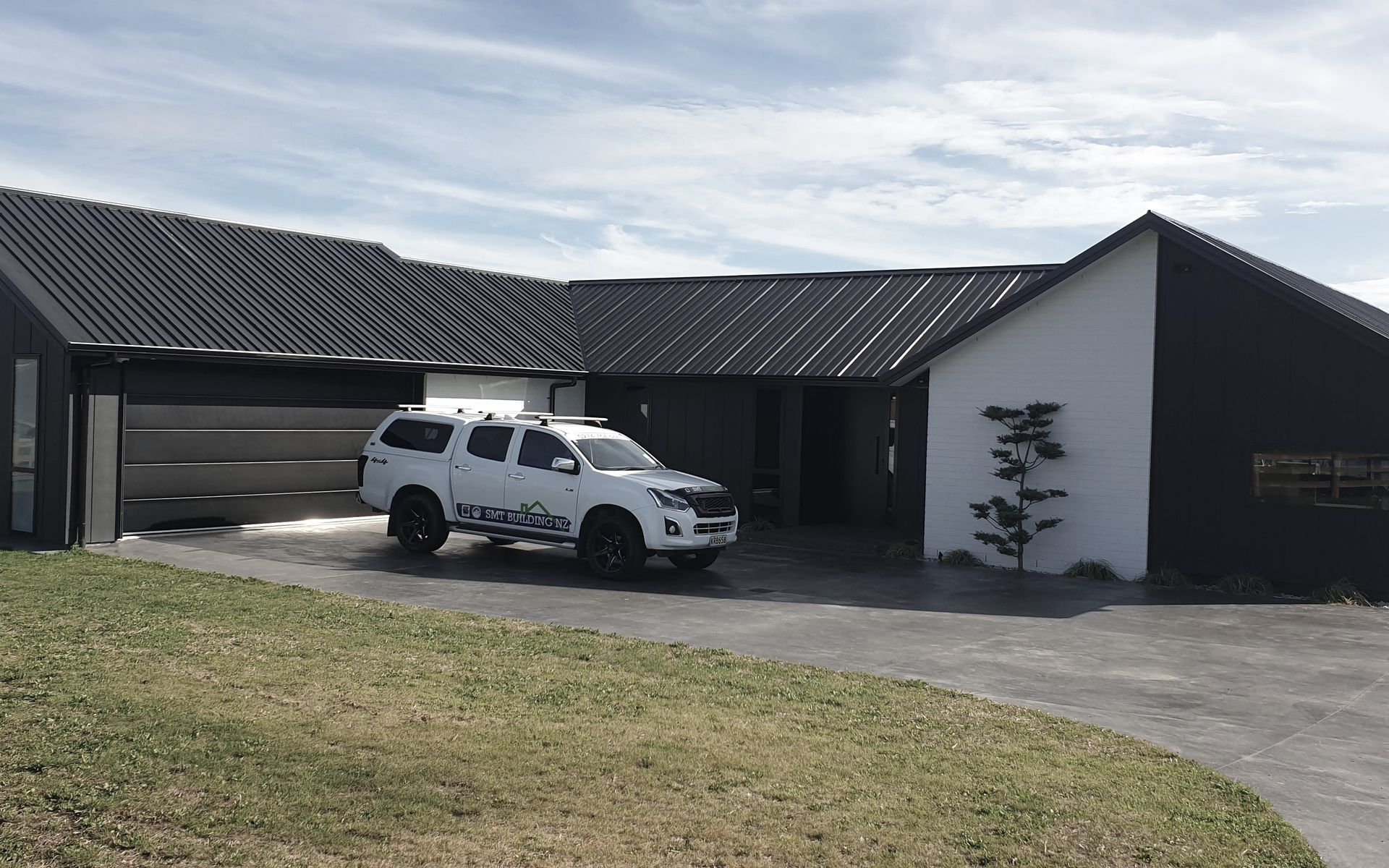 Hero Banner for SMT Building NZ