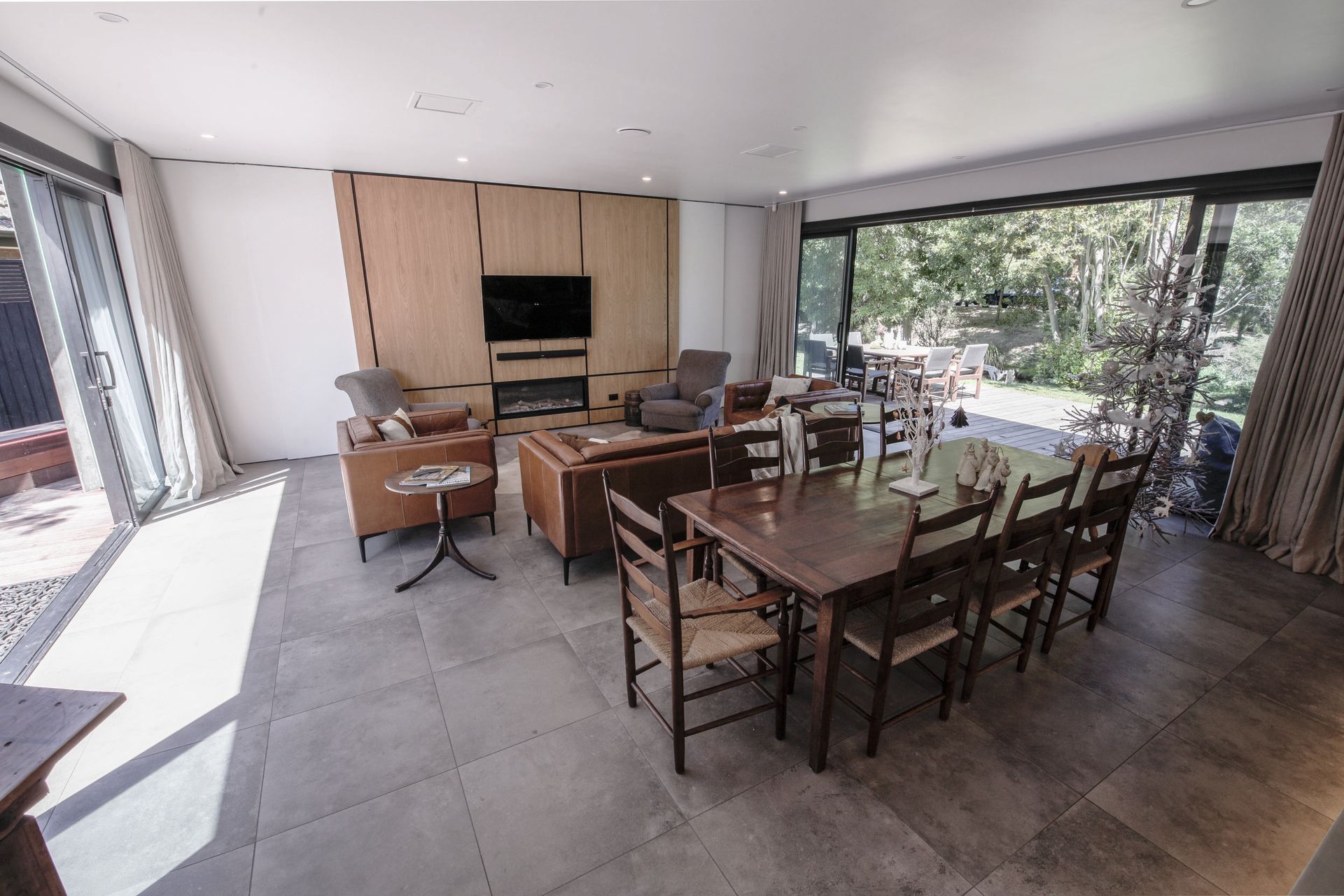 Hero Banner for Holmesmade Builders