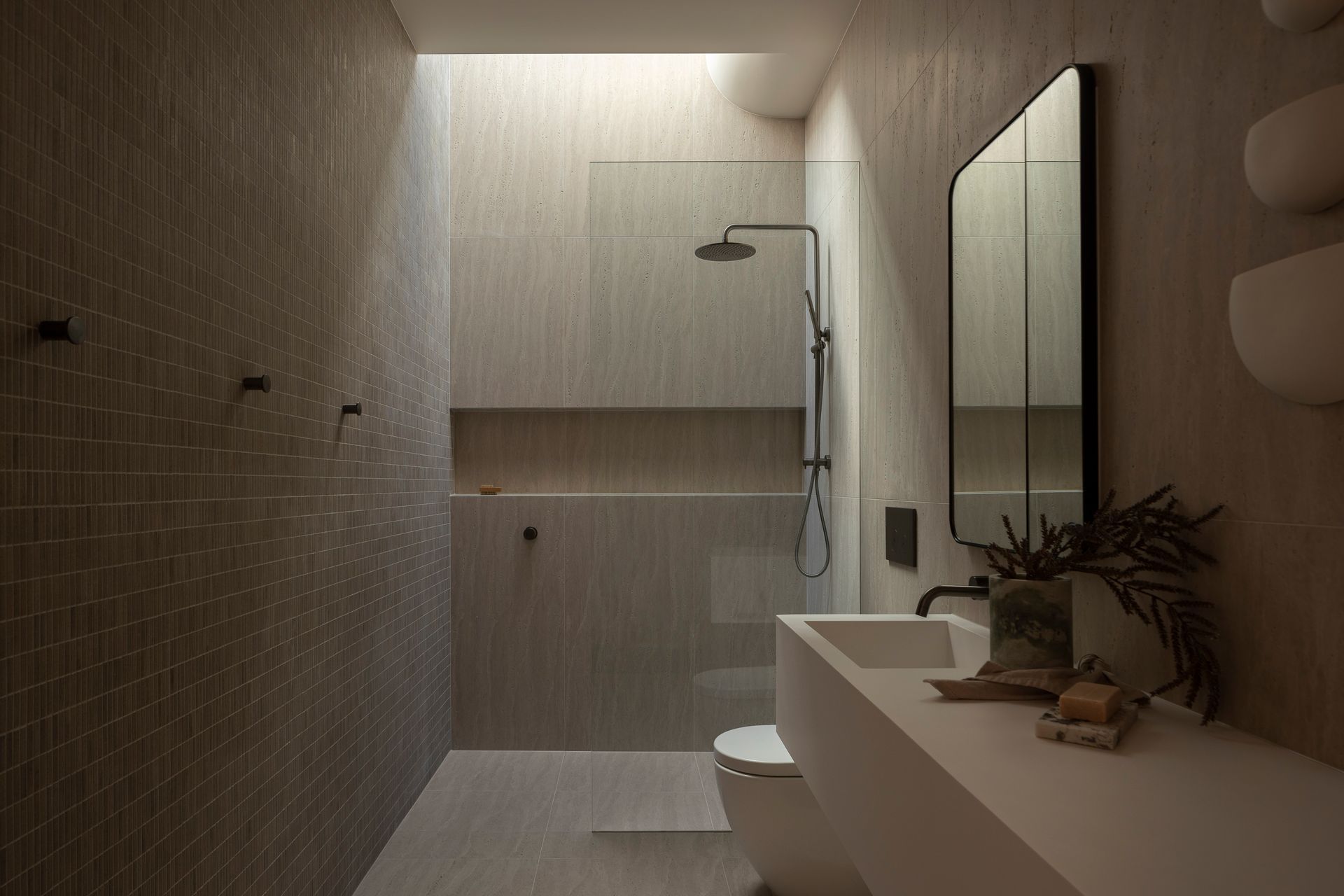 Supporting Image 4 for BARLOW