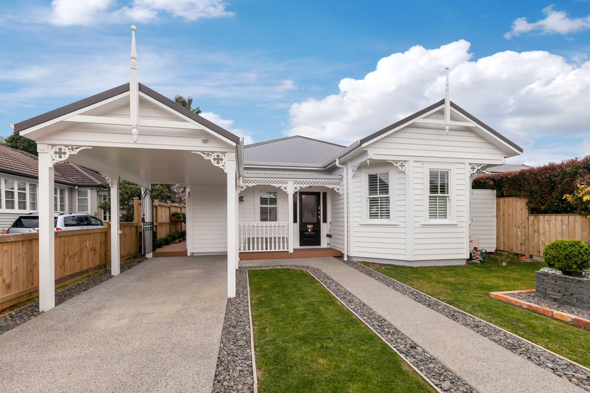 Charming Homes banner