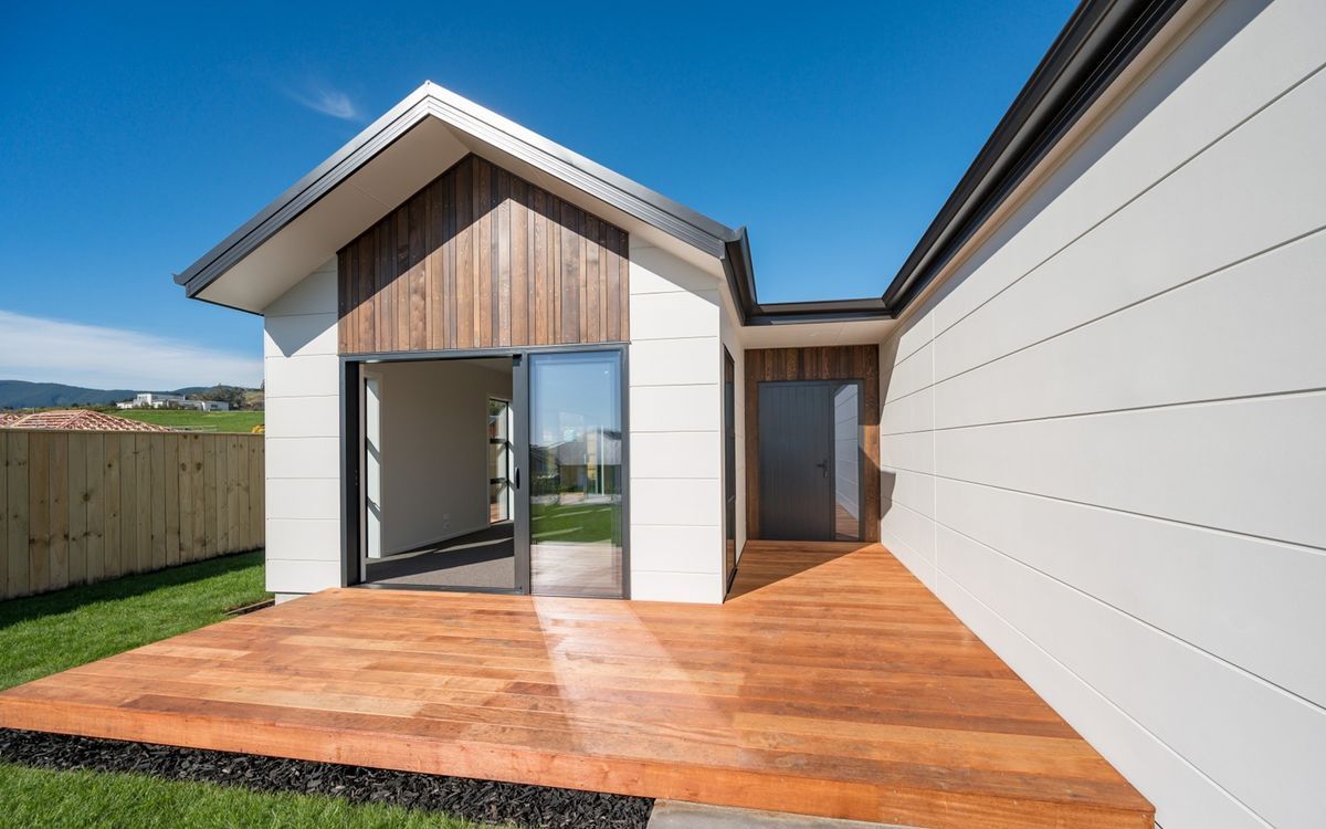 Tuakana Builders banner