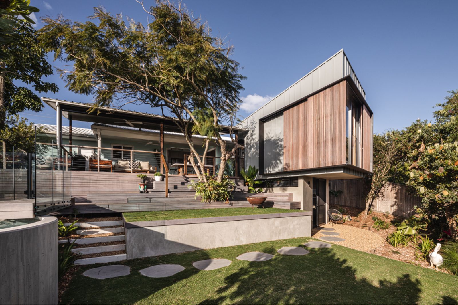 LAWRIE Constructions