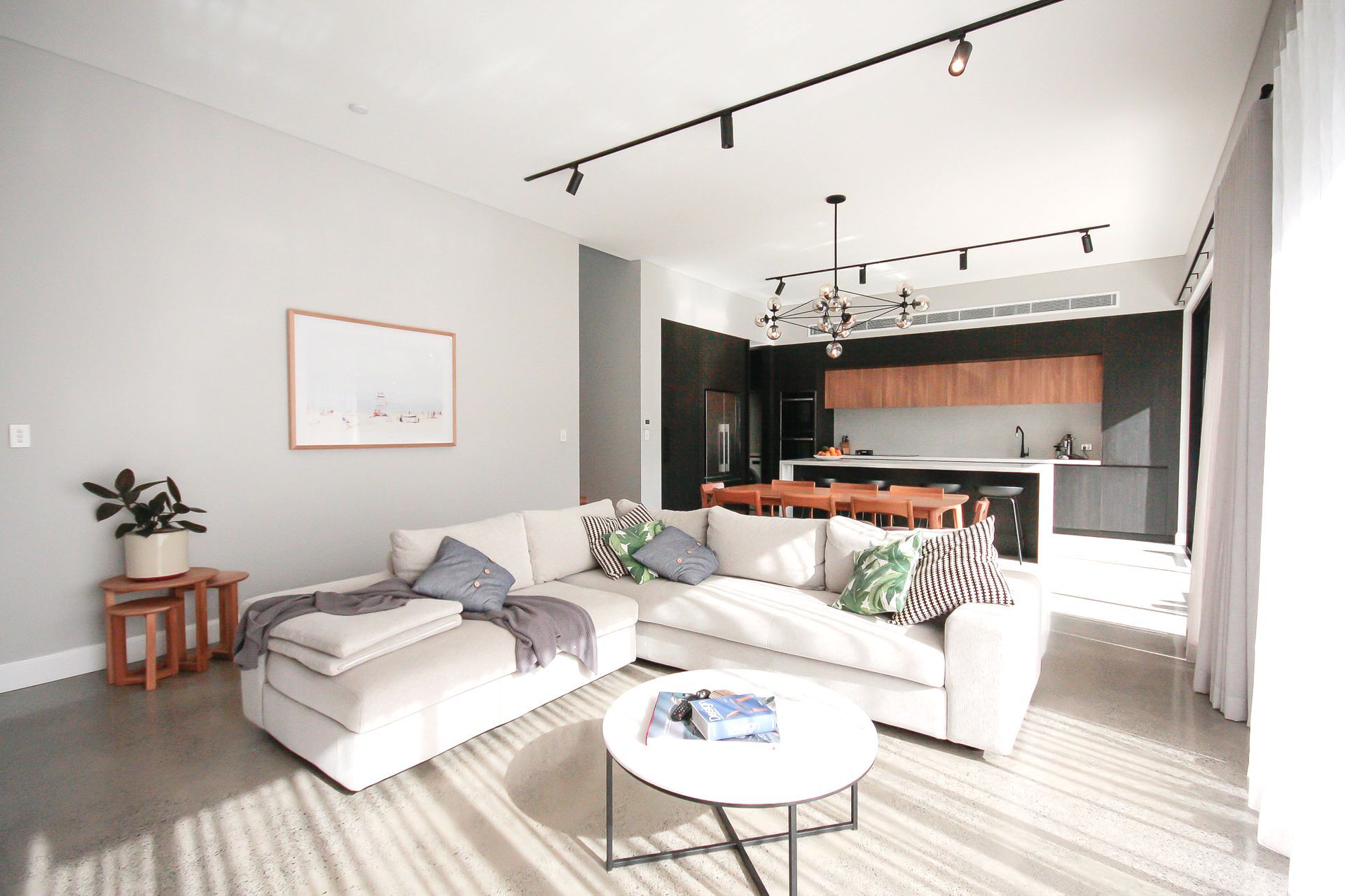 Supporting Image 3 for HDMB