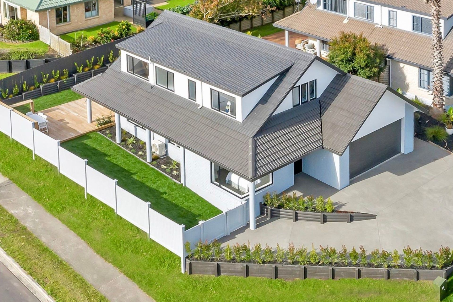 Supporting Image 1 for PVC Fences