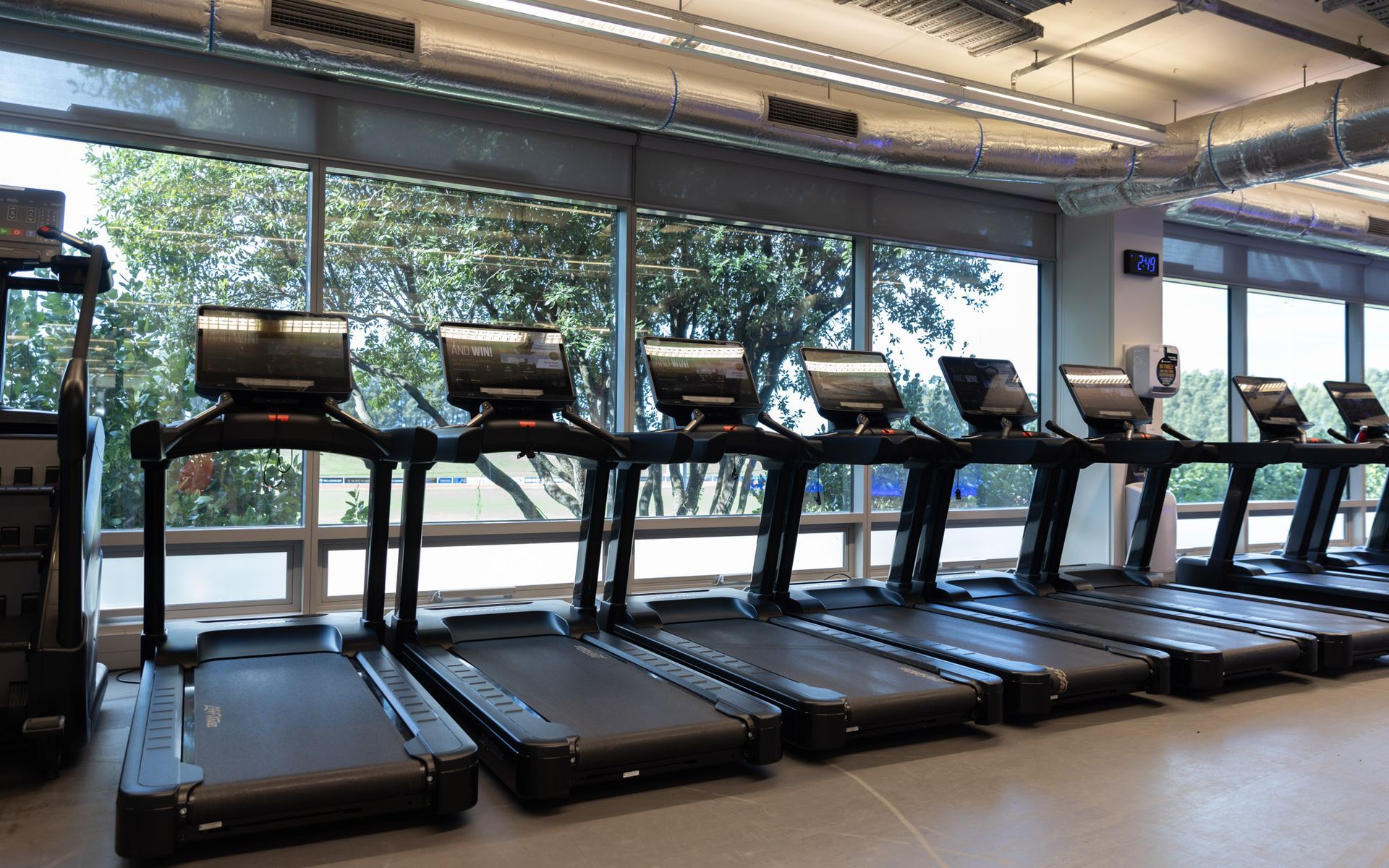 Supporting Image 3 for Life Fitness