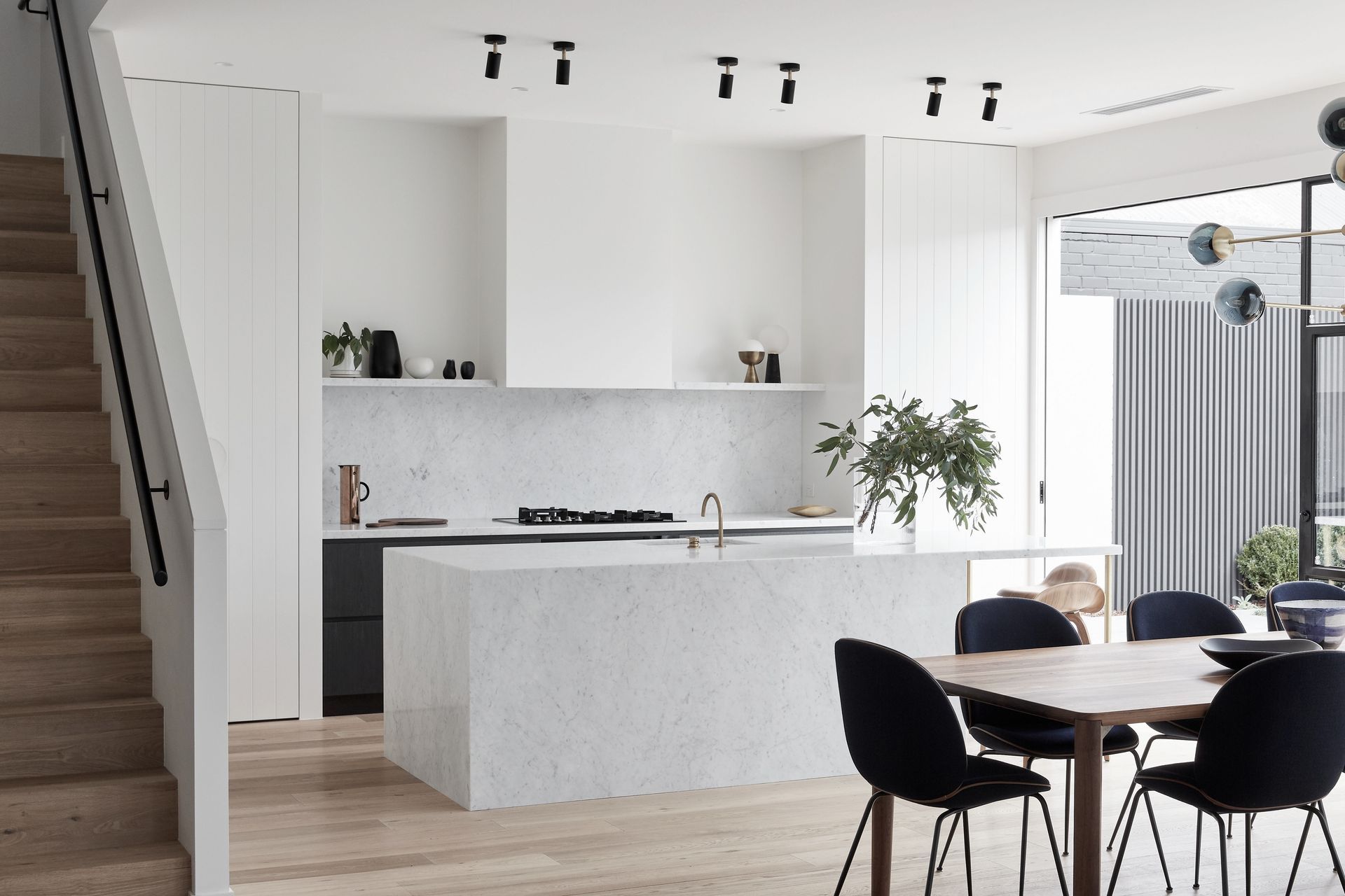 Supporting Image 1 for AV-ID