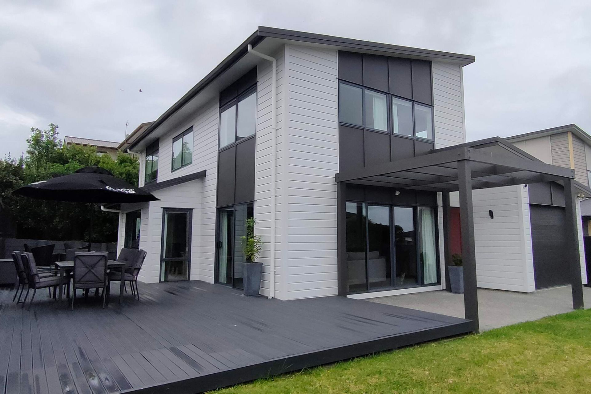 Hero Banner for Mandy the Painter