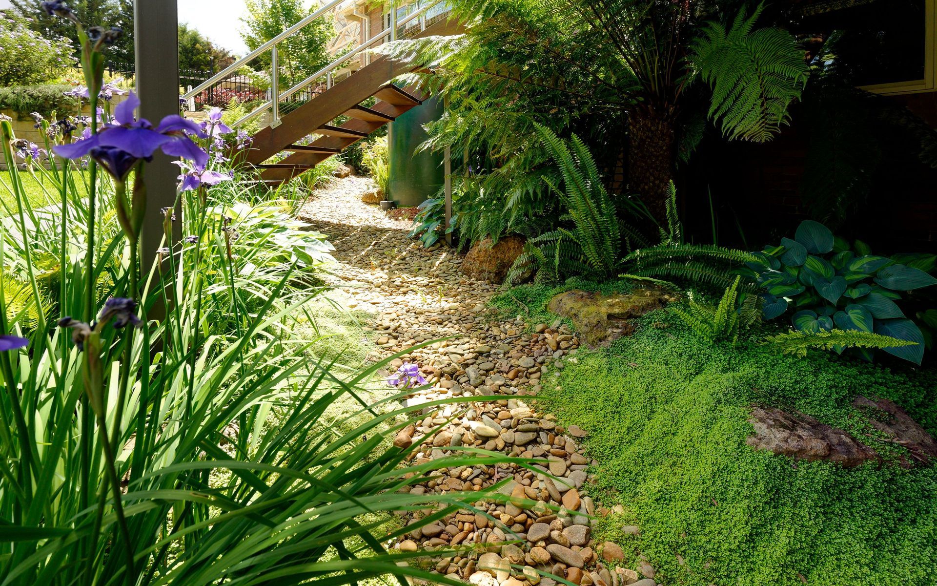 Hero Banner for AQL Landscape Design