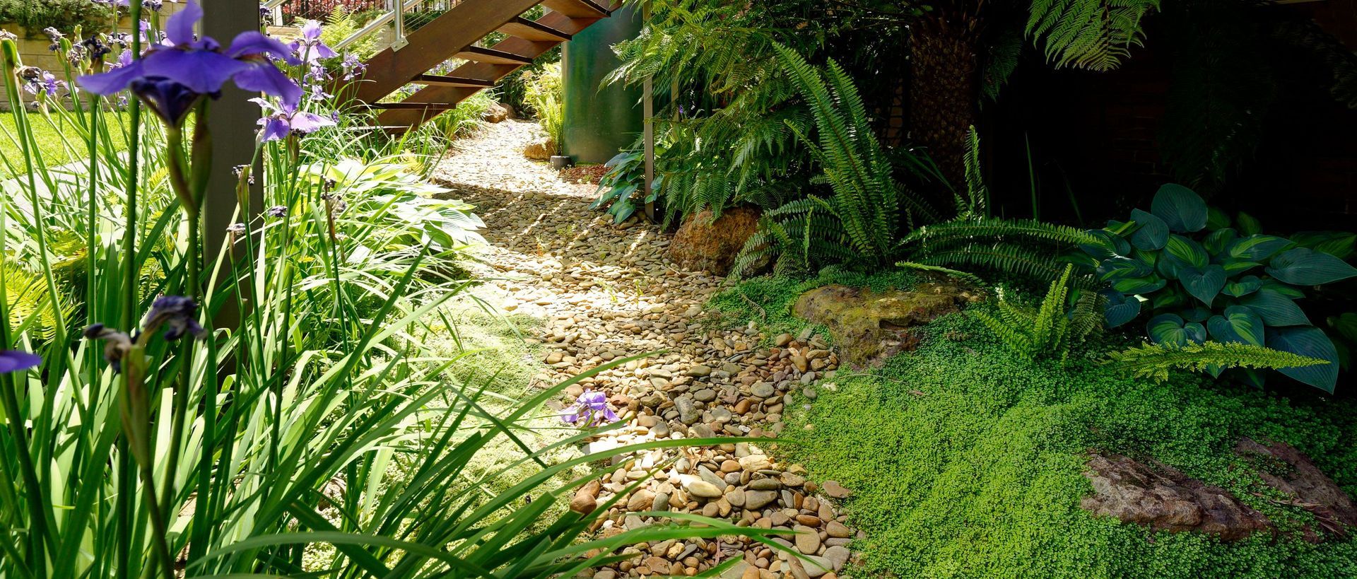 Hero Banner for AQL Landscape Design