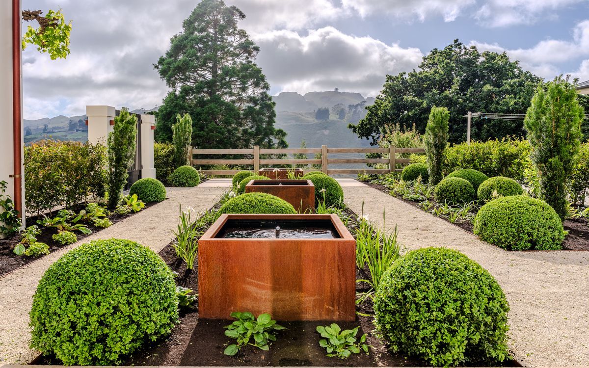 Supporting Image 2 for South Pacific Landscapes