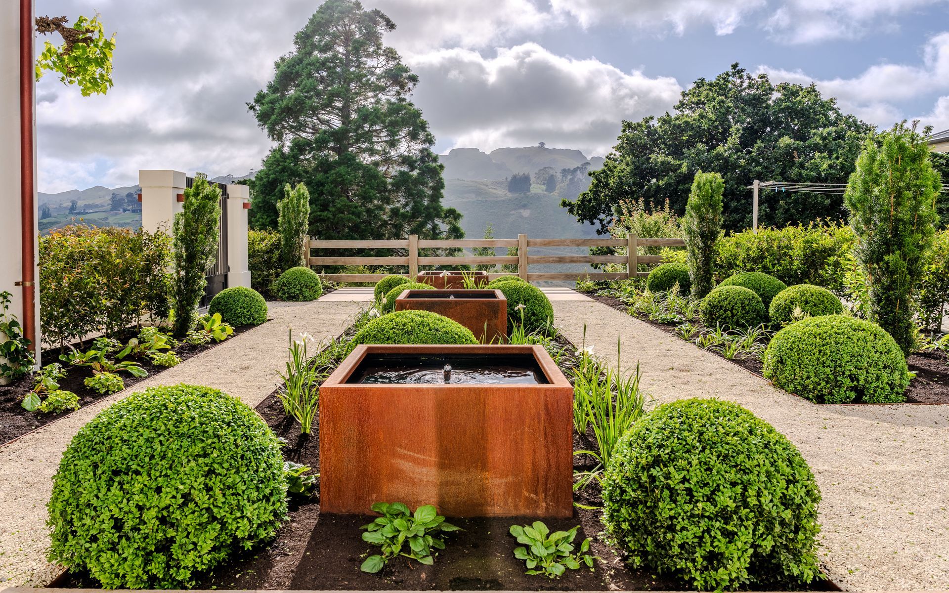 Supporting Image 2 for South Pacific Landscapes