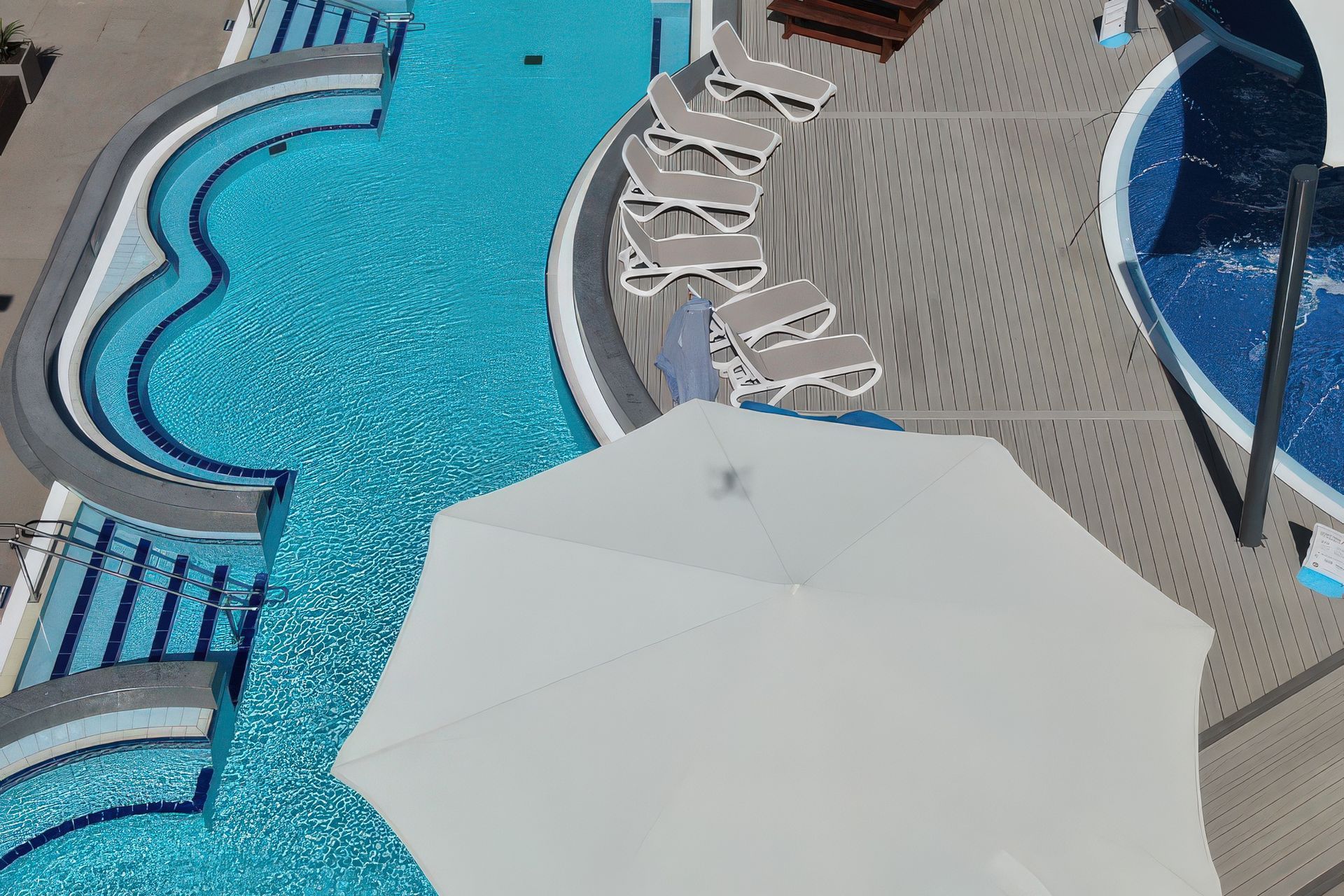 Supporting Image 4 for PERMADECK™