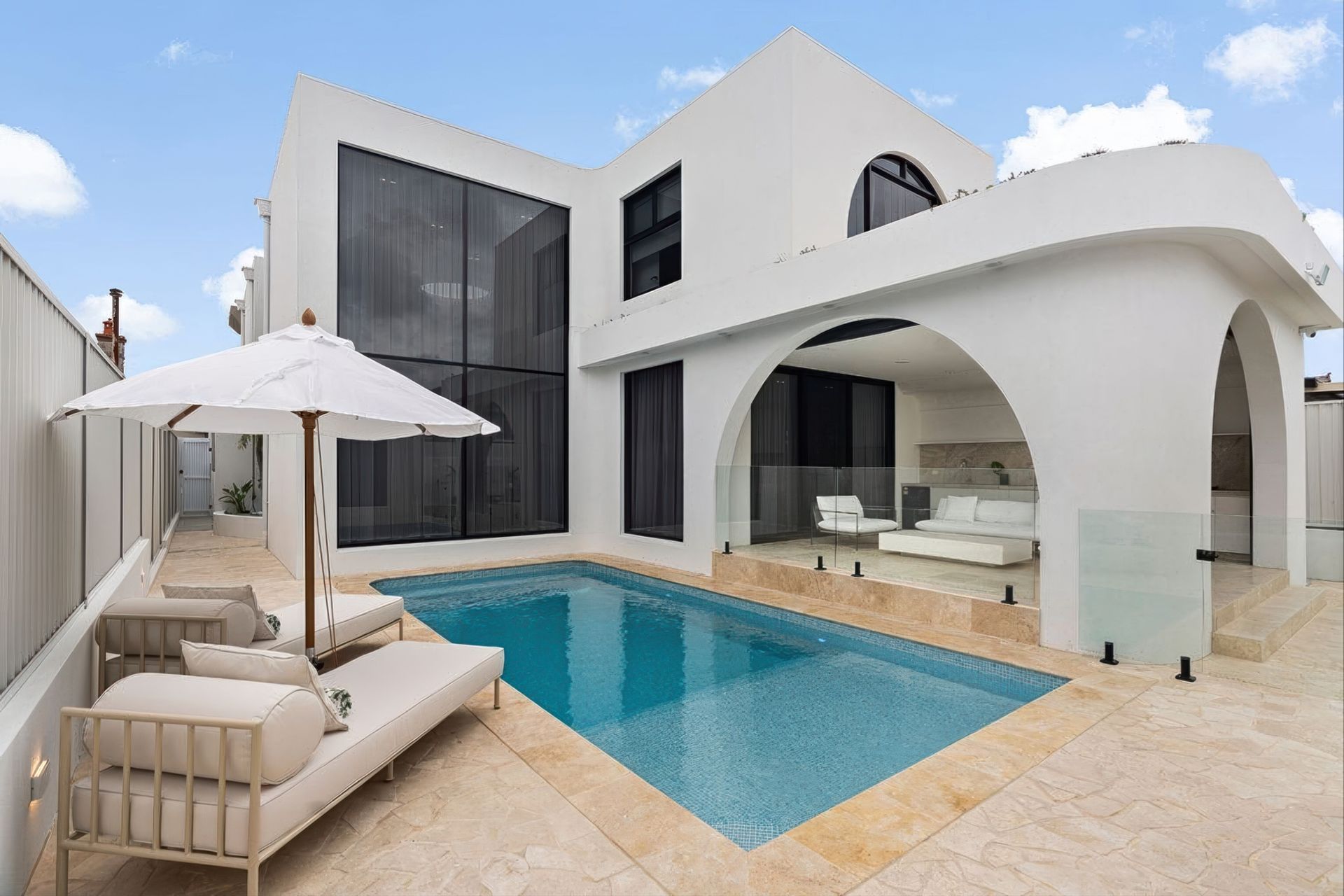 Supporting Image 4 for Dezcon