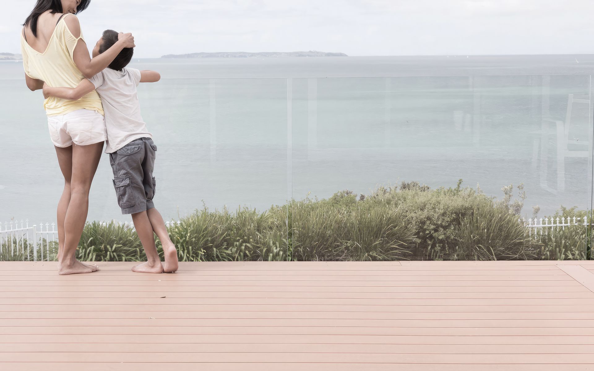 Supporting Image 1 for BiForm Solid Composite Decking