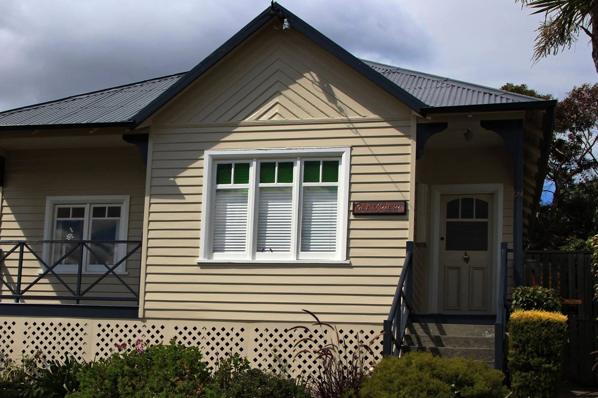 Hero Banner for R. & T.L. Tatnell Painters