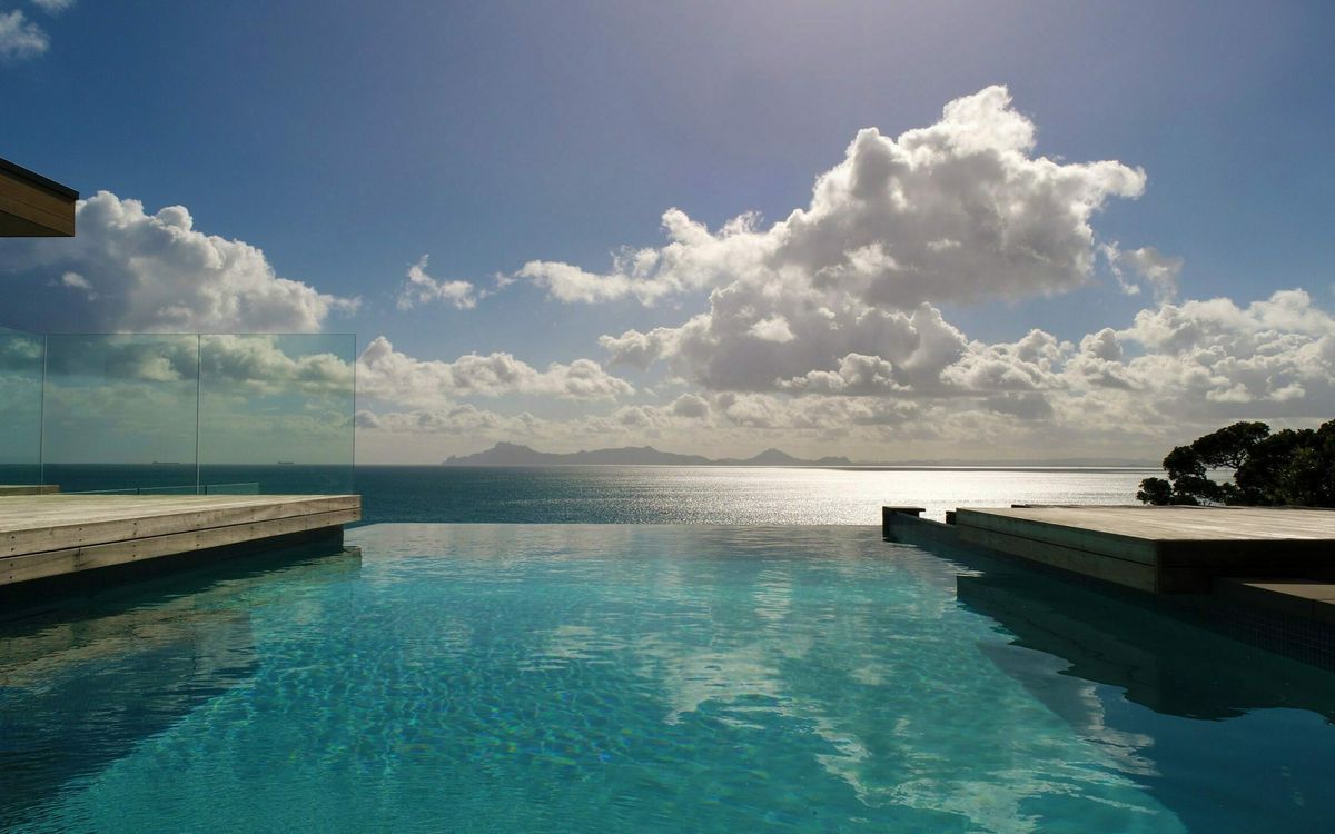 Mayfair Pools & Spas banner