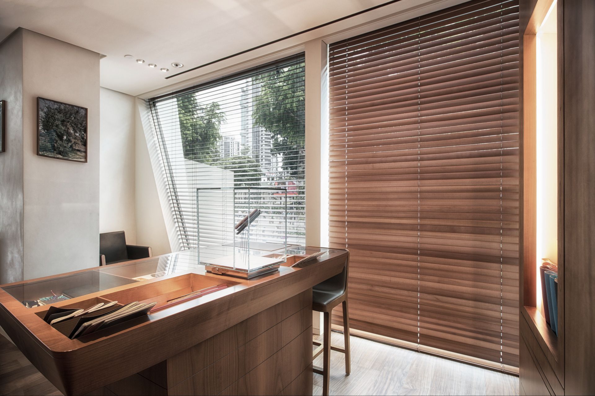 Supporting Image 4 for Vertilux