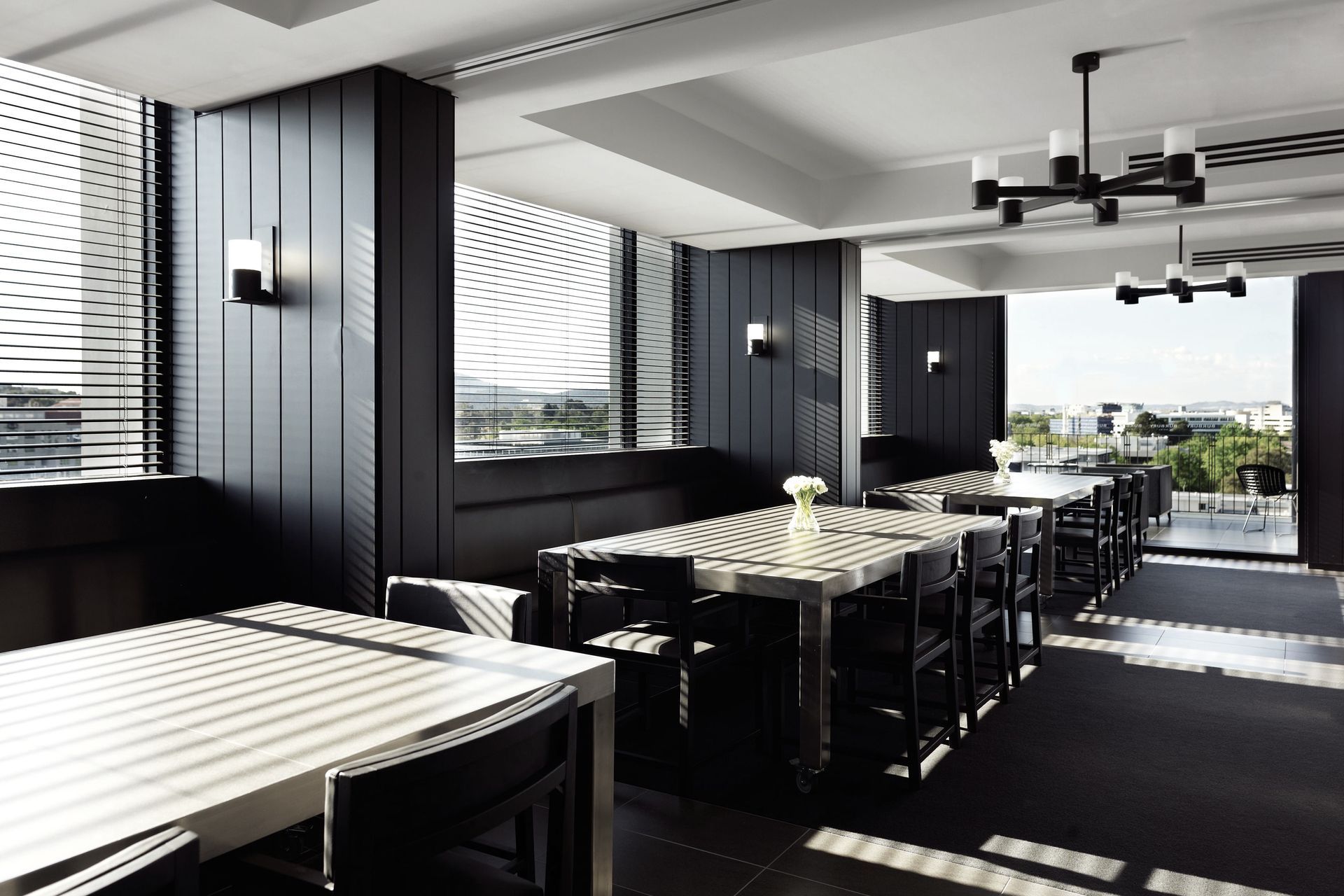 Supporting Image 2 for Vertilux