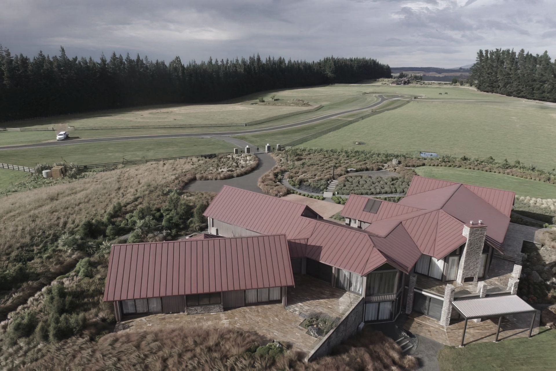 Hero Banner for RoofingSmiths Queenstown