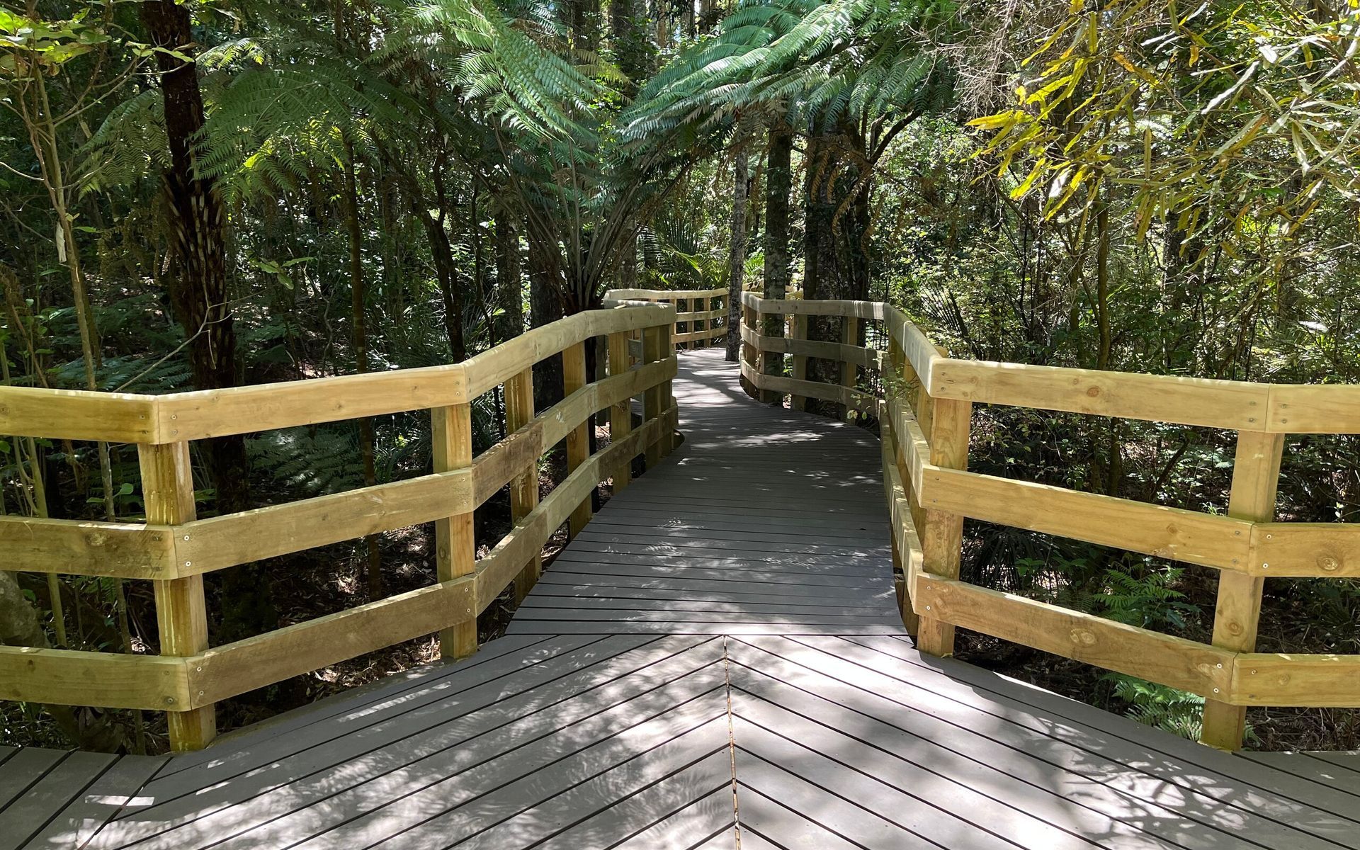 Supporting Image 4 for BiForm Solid Composite Decking