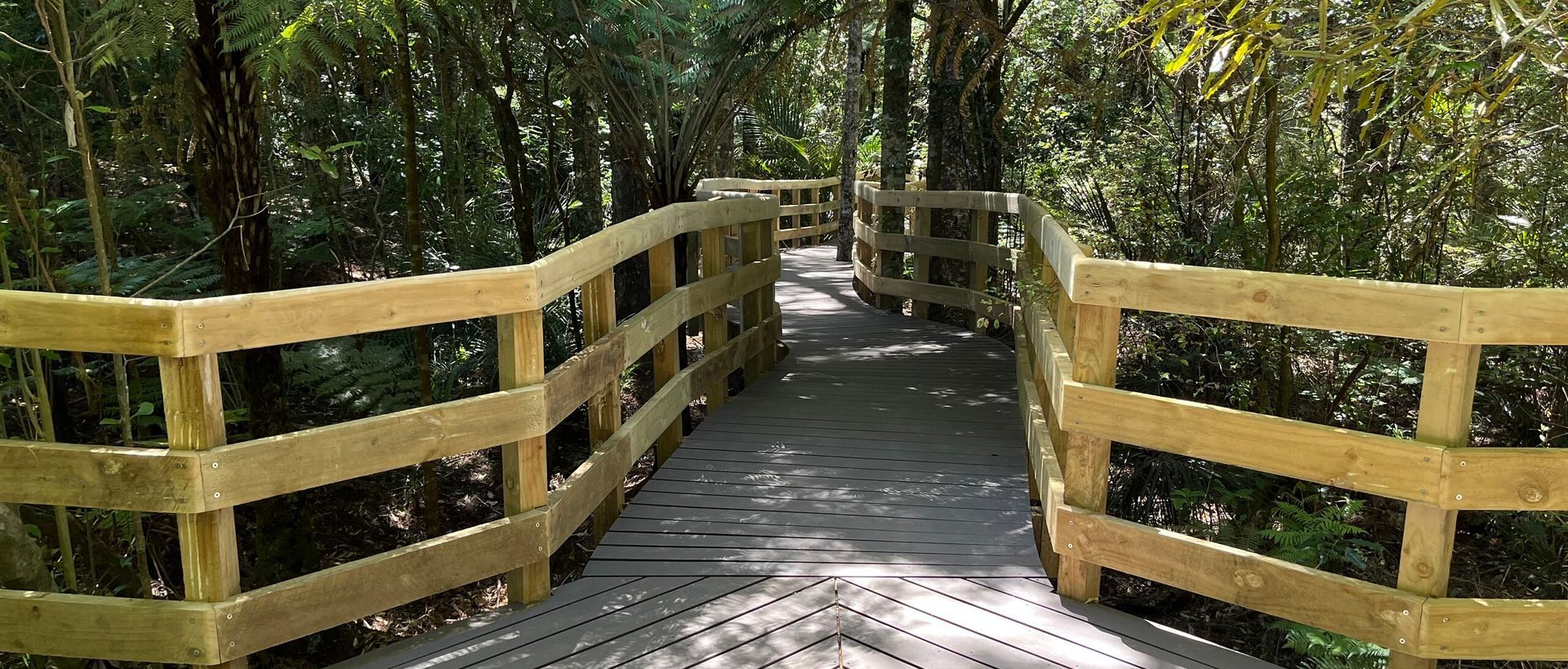 Supporting Image 4 for BiForm Solid Composite Decking