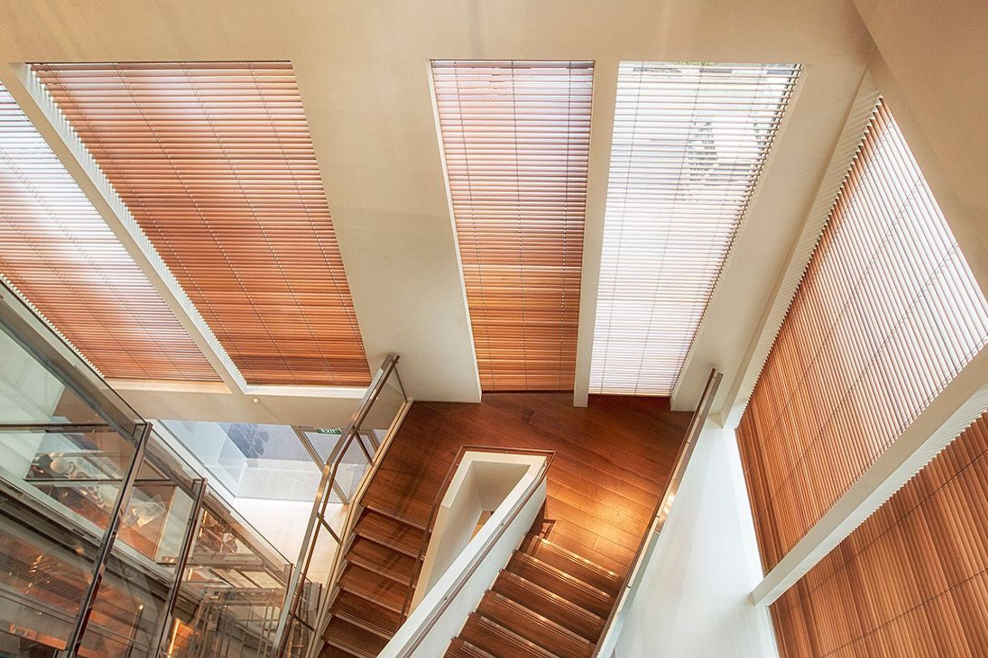 Supporting Image 1 for Vertilux