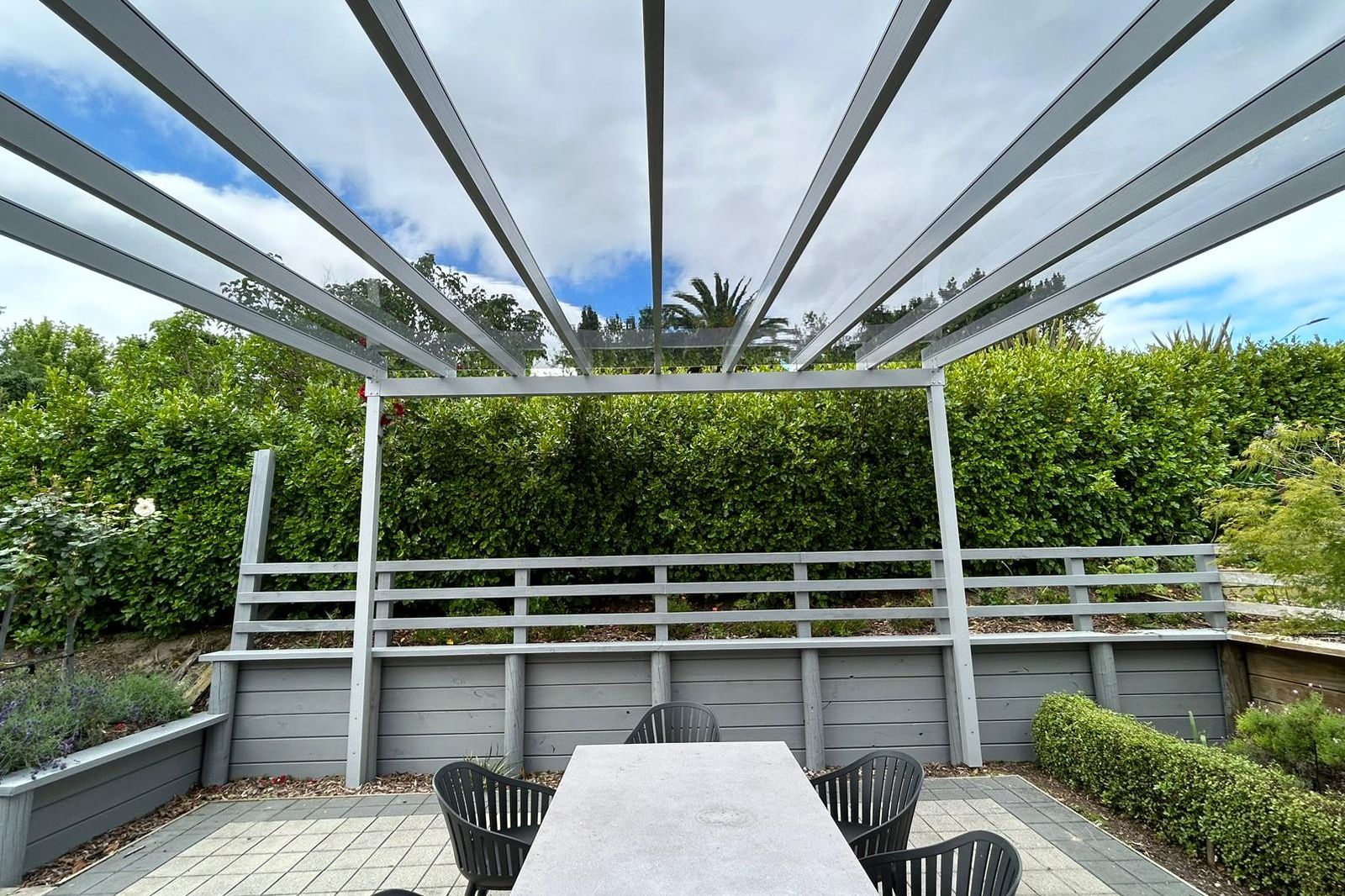 Universal Glazing Systems (UGS)