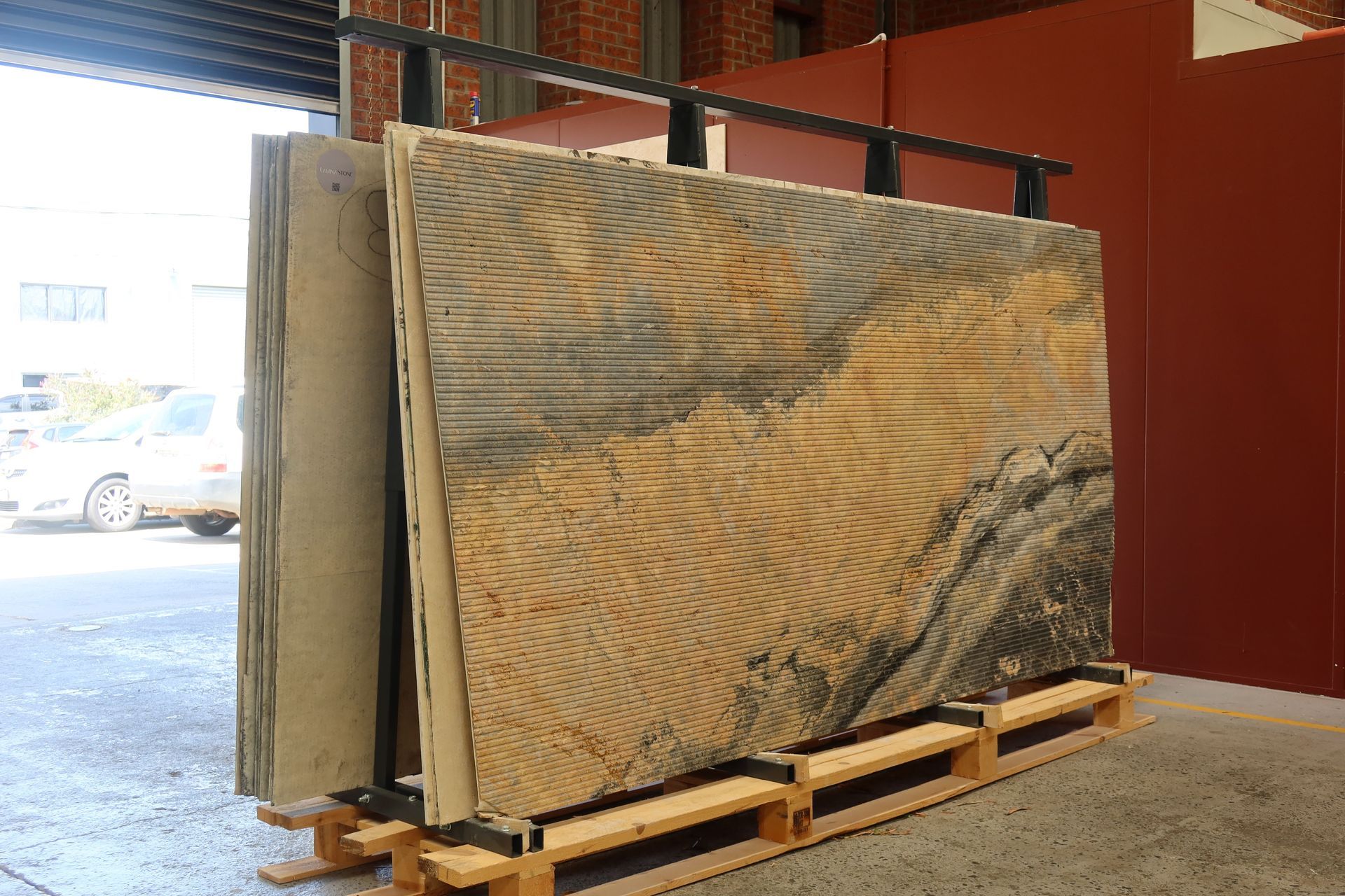 Supporting Image 7 for Lamina Stone