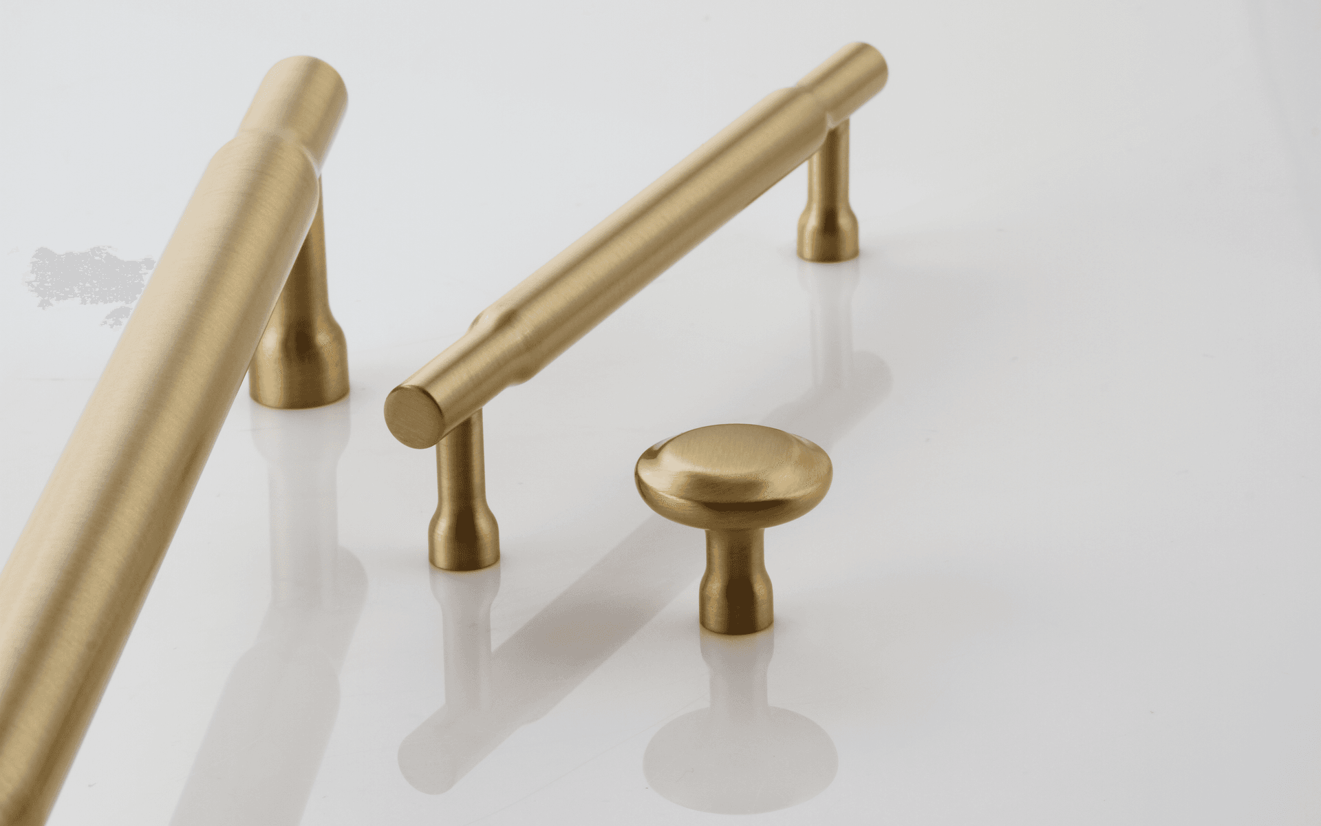 Supporting Image 1 for Touch Handles