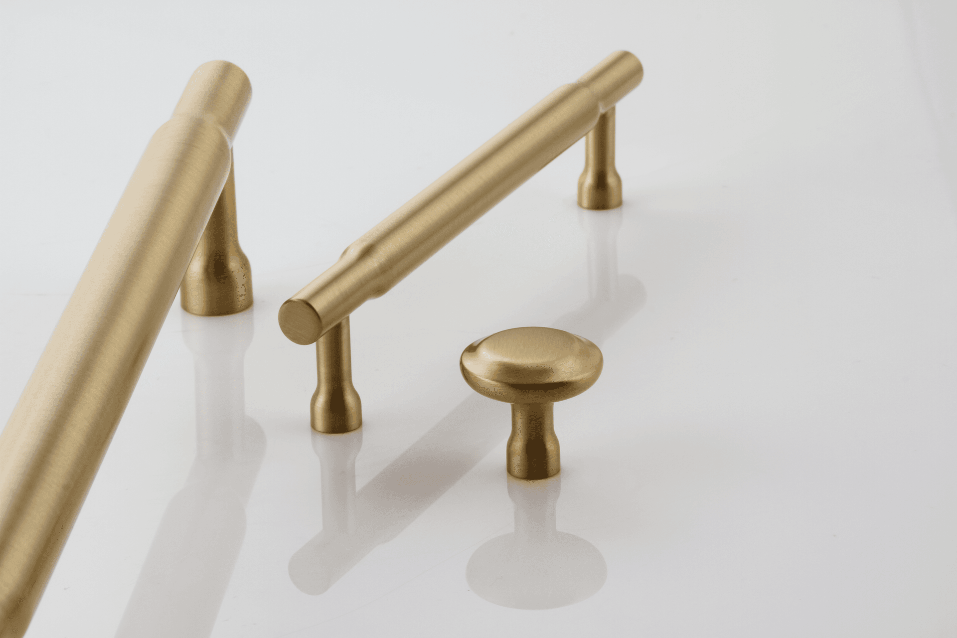 Supporting Image 1 for Touch Handles