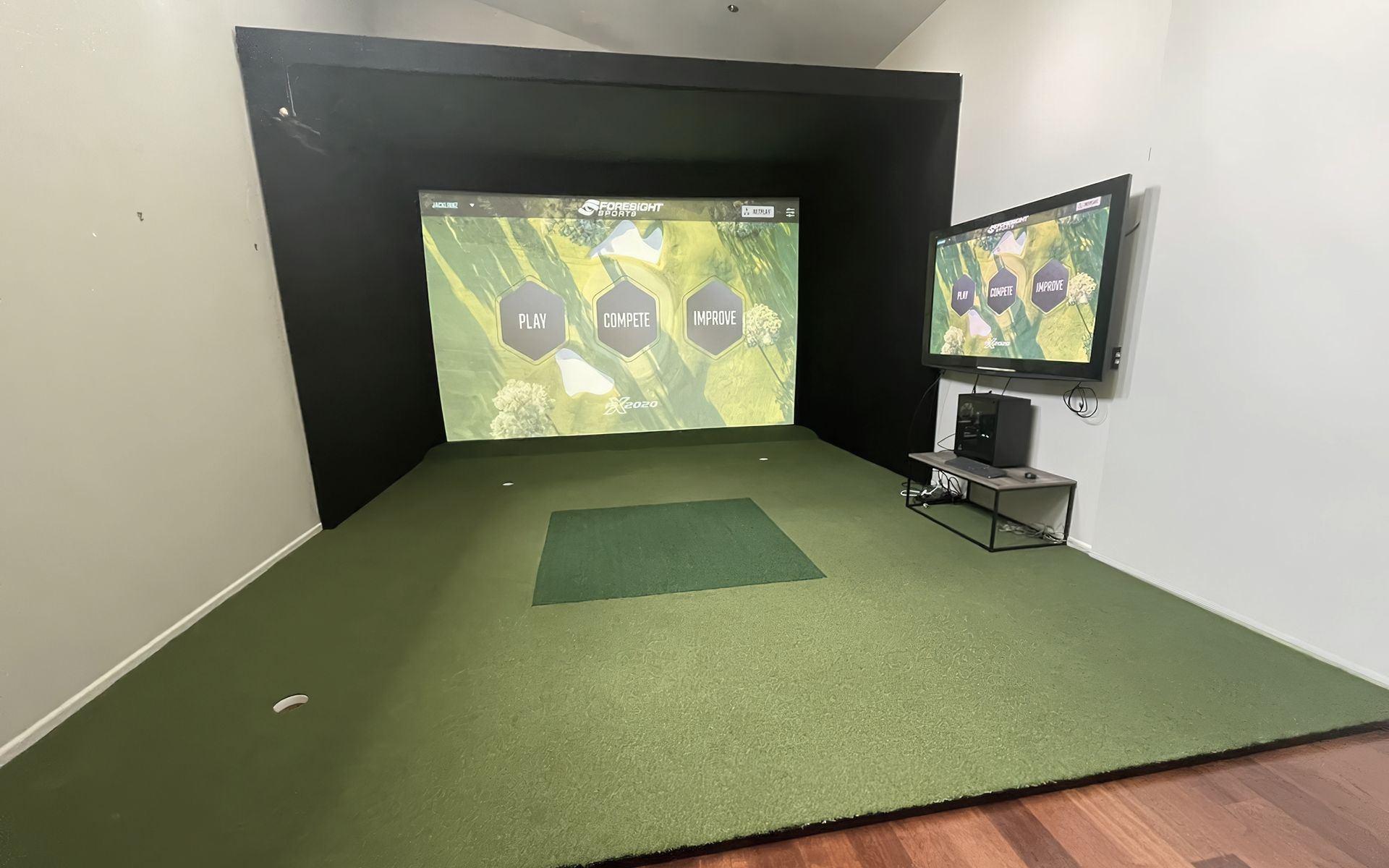 Supporting Image 1 for Premium Golf Simulators