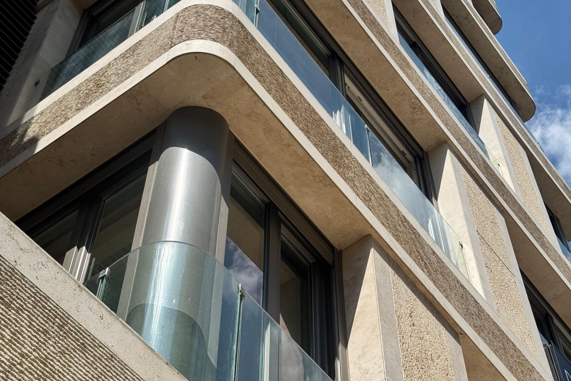 Supporting Image 2 for Lamina Stone