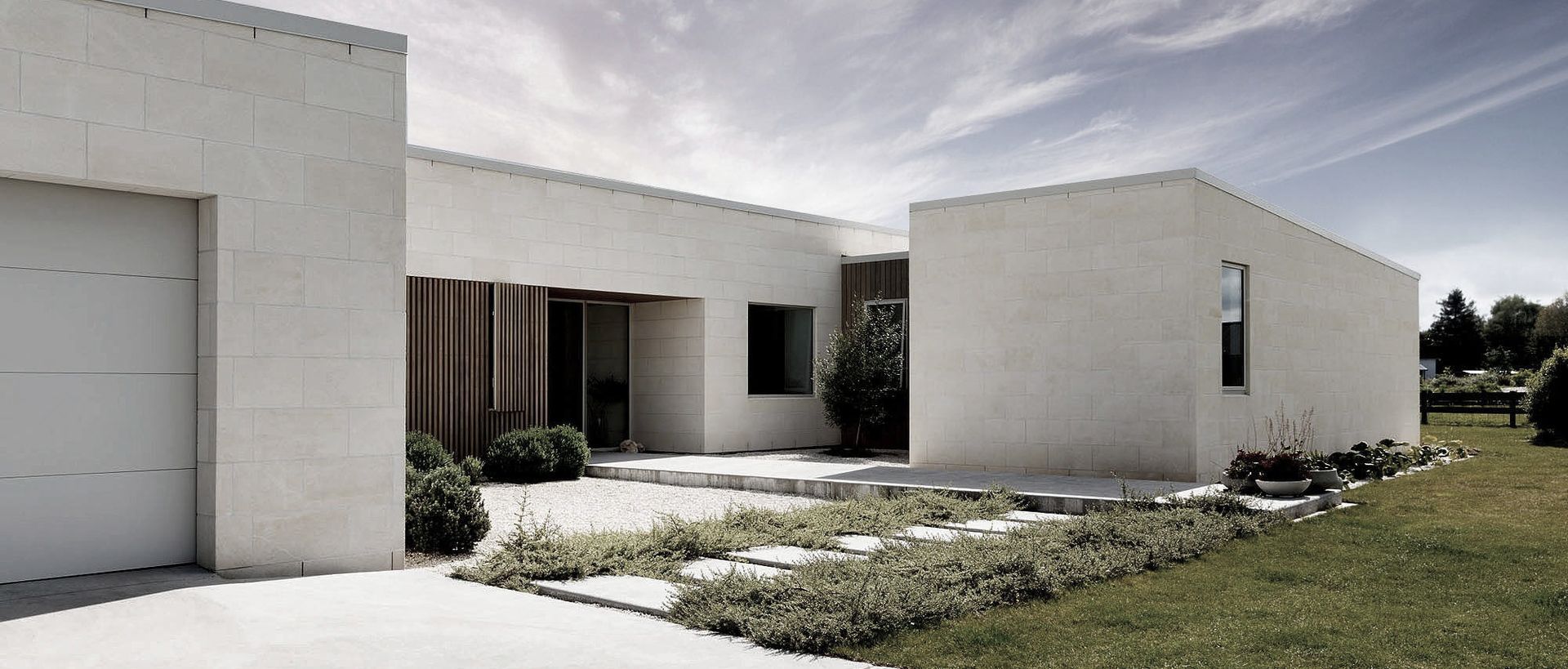 Supporting Image 1 for Oamaru Stone (Parkside Quarries)