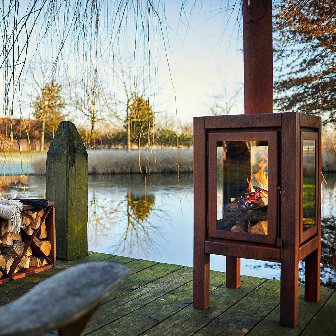 RB73 Outdoor Fireplaces