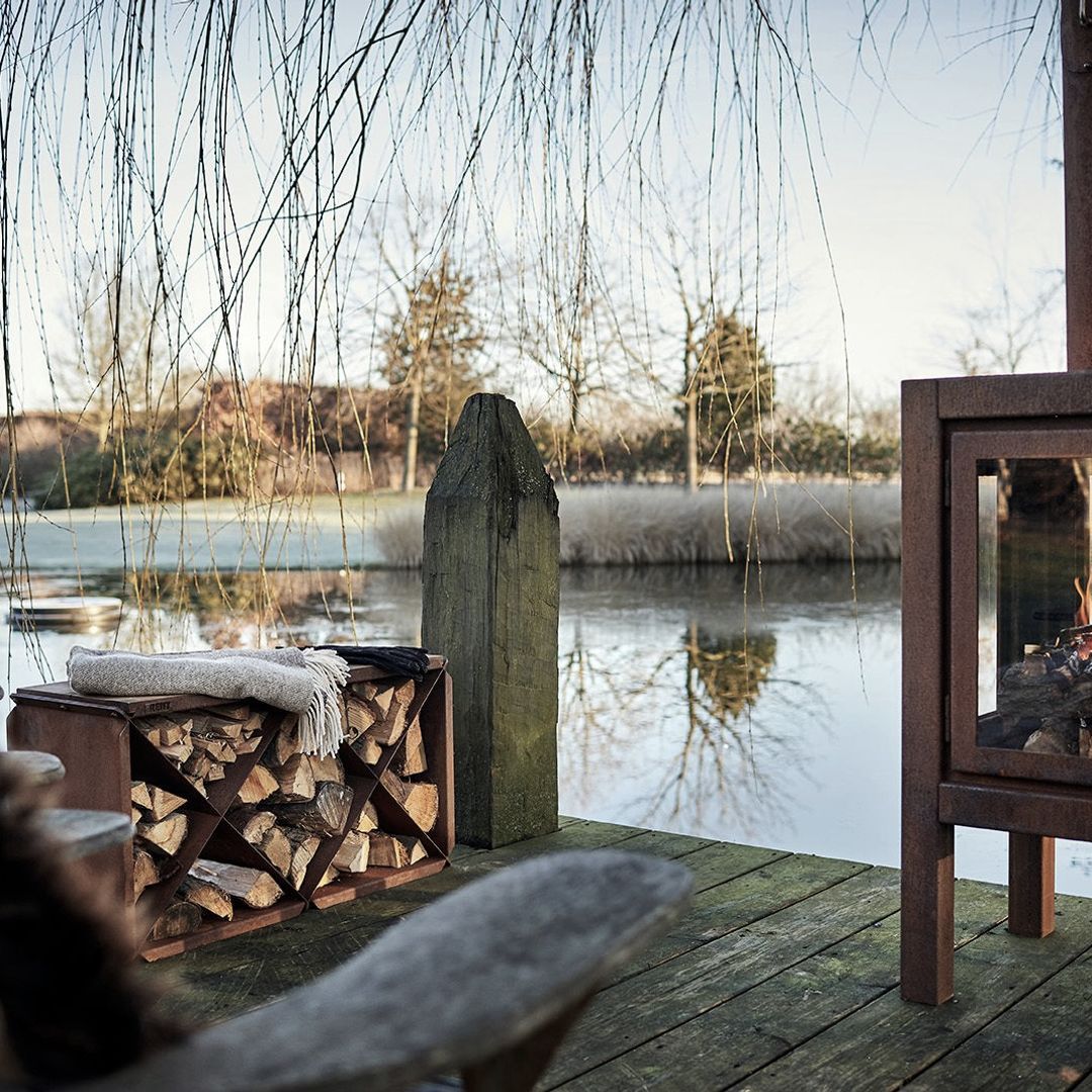 RB73 Outdoor Fireplaces
