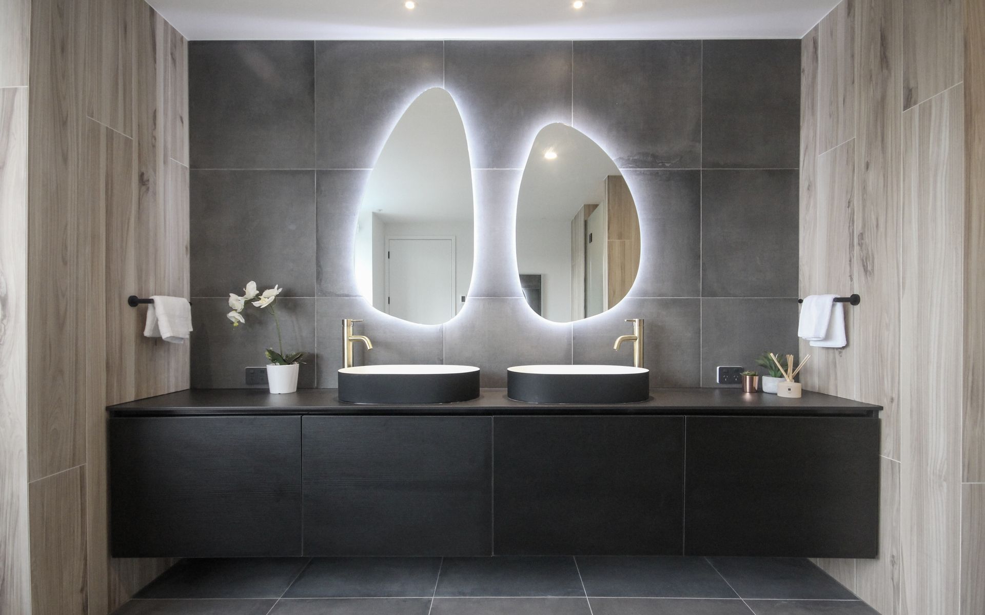 Supporting Image 4 for Trendy Mirrors